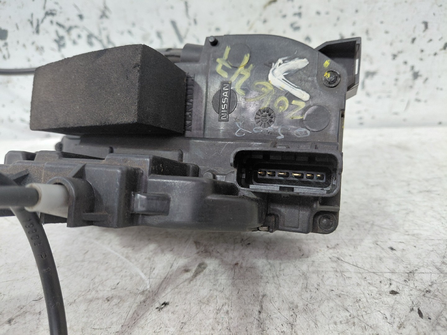 Fechadura Tras Lado Esquerdo RENAULT CLIO III (BR0/1, CR0/1) | 05 -  Imagem-1