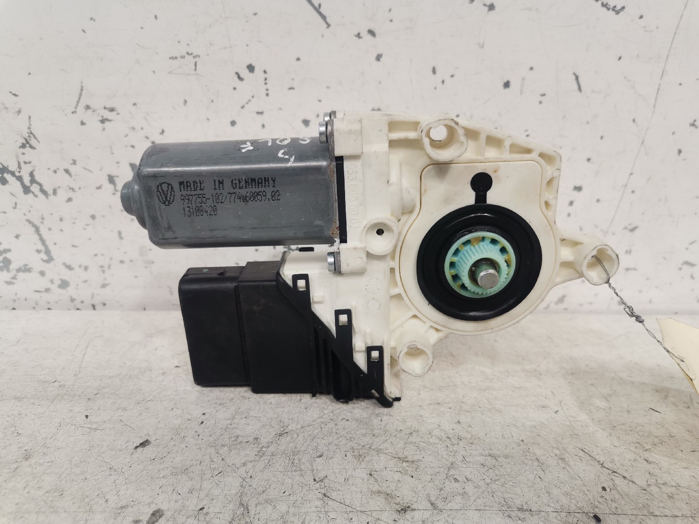 Motor Elevador Vidro Tras Esquerdo VOLKSWAGEN GOLF VI (5K1) | 08 - 14