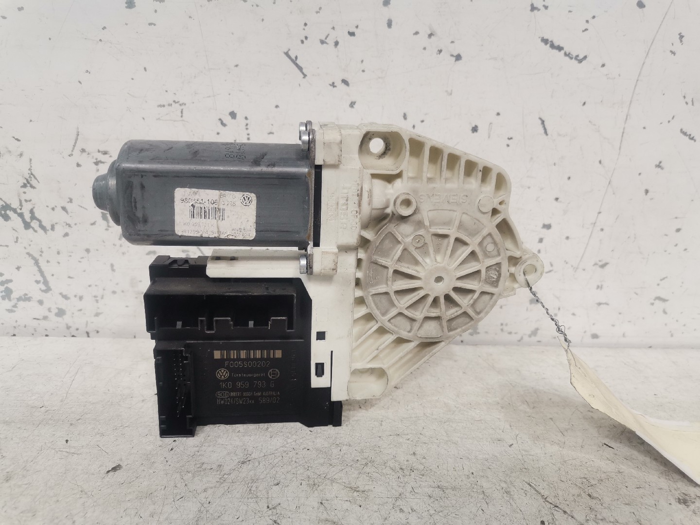 Motor Elevador Vidro Frente Esquerdo VOLKSWAGEN PASSAT Variant (3B6) | 00 - 05