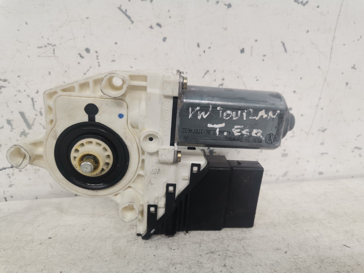 Motor Elevador Vidro Tras Esquerdo VOLKSWAGEN TOURAN (1T3) | 10 - 15