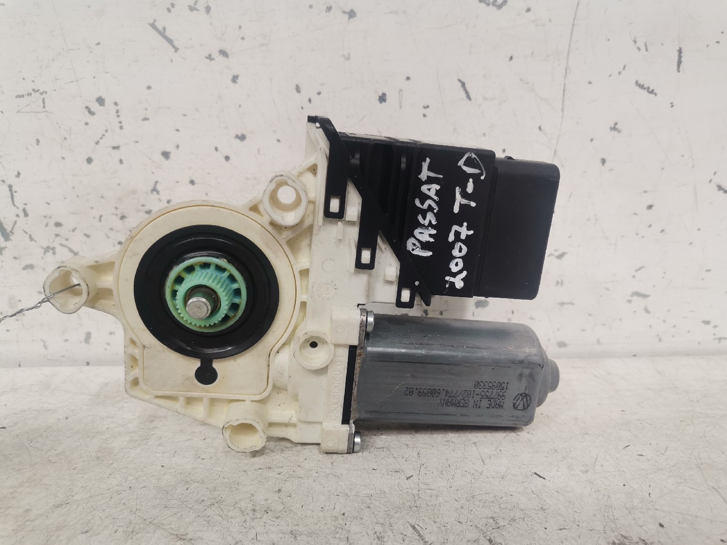 Motor Elevador Vidro Tras Direito VOLKSWAGEN PASSAT Variant (3B6) | 00 - 05