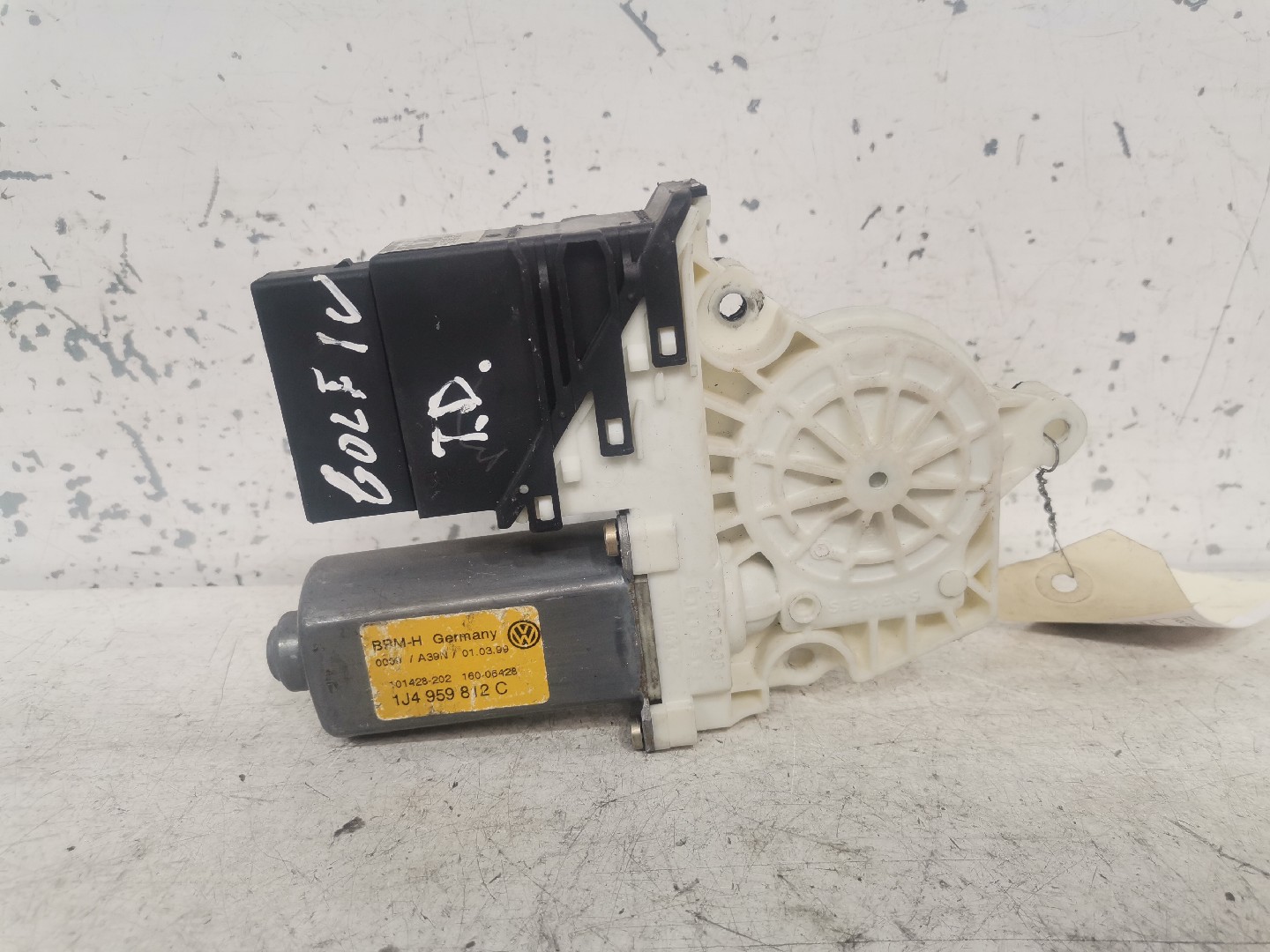 Motor Elevador Vidro Tras Direito VOLKSWAGEN GOLF IV (1J1) | 97 - 07