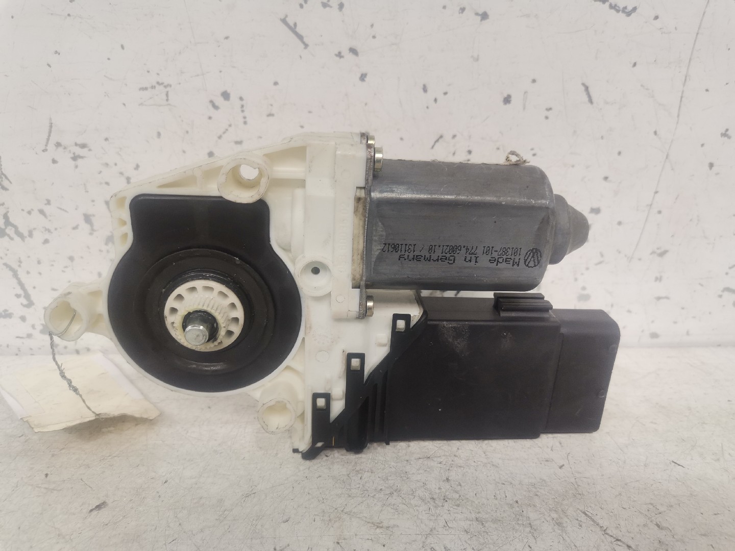 Motor Elevador Vidro Frente Direito VOLKSWAGEN NEW BEETLE (9C1, 1C1) | 98 - 10