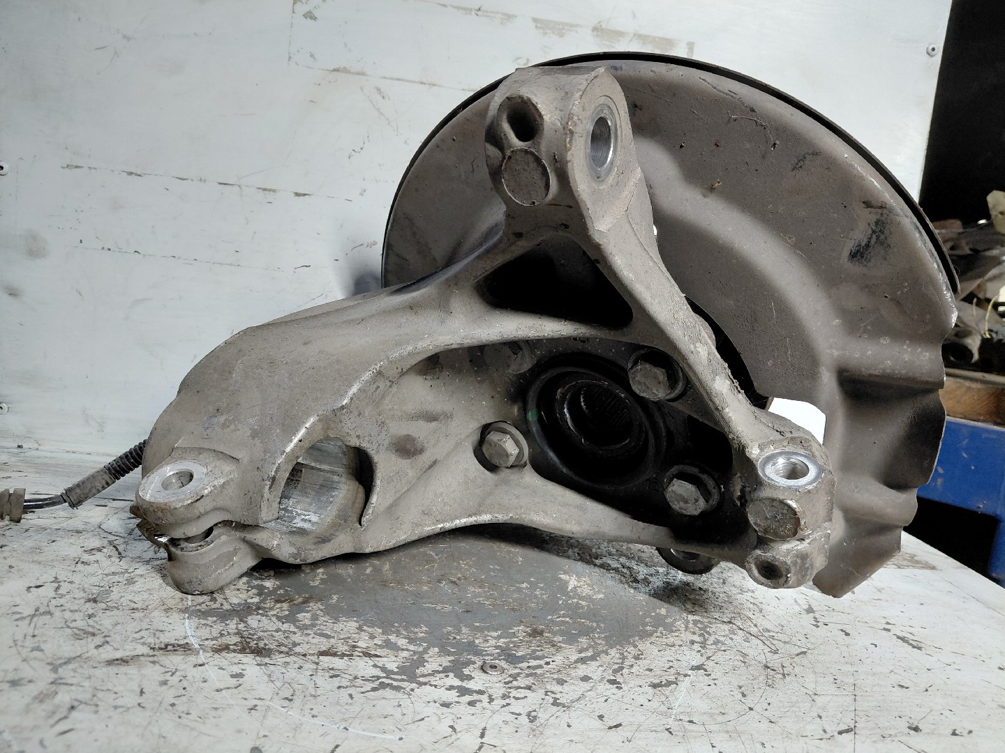 Manga de Eixo Frente Lado Direito VOLVO V40 Hatchback (525, 526) | 12 -  Imagem-3