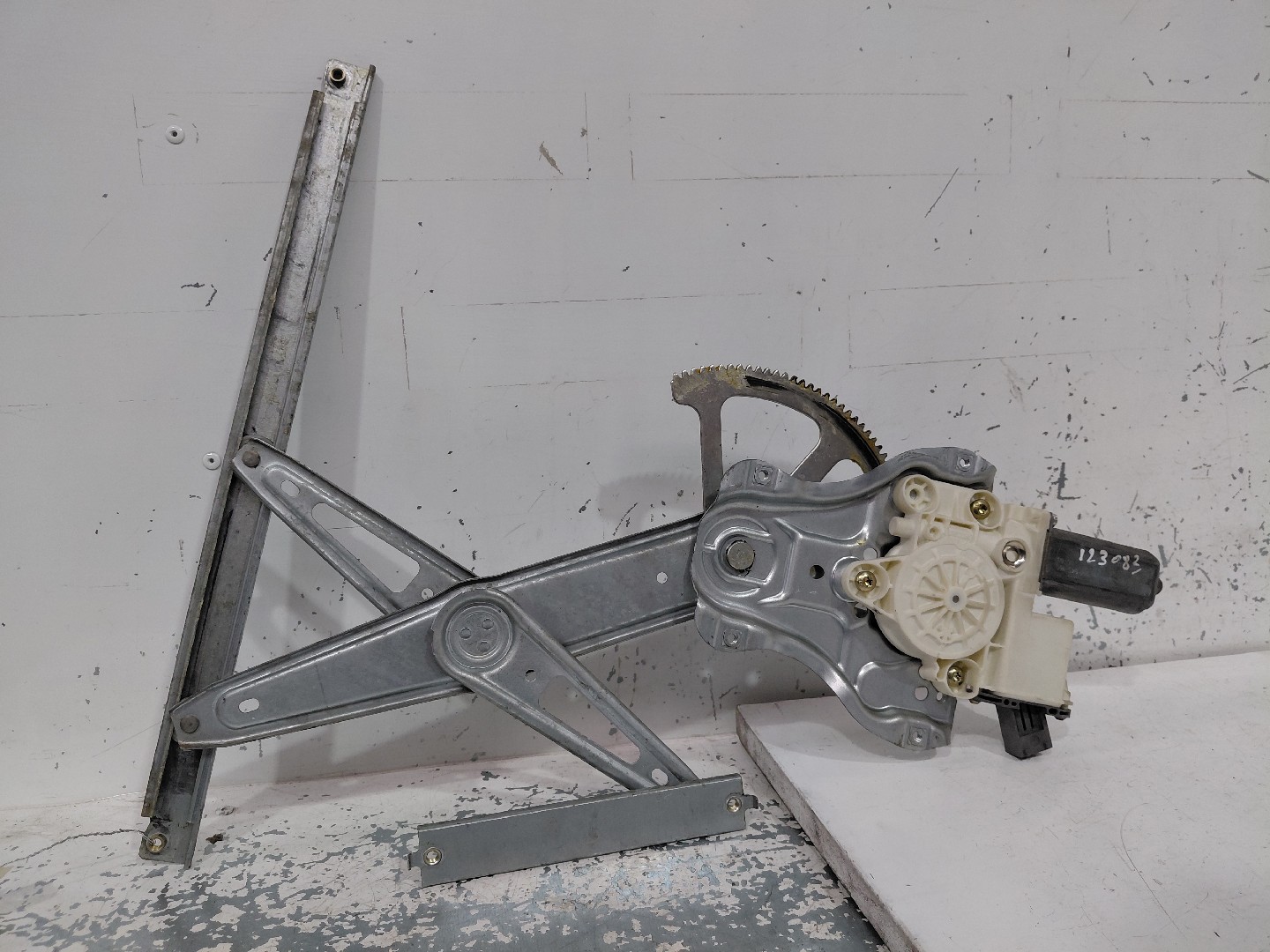 Elevador de Vidro Frente Esquerdo TOYOTA AVENSIS Combi (_T25_) | 03 - 08