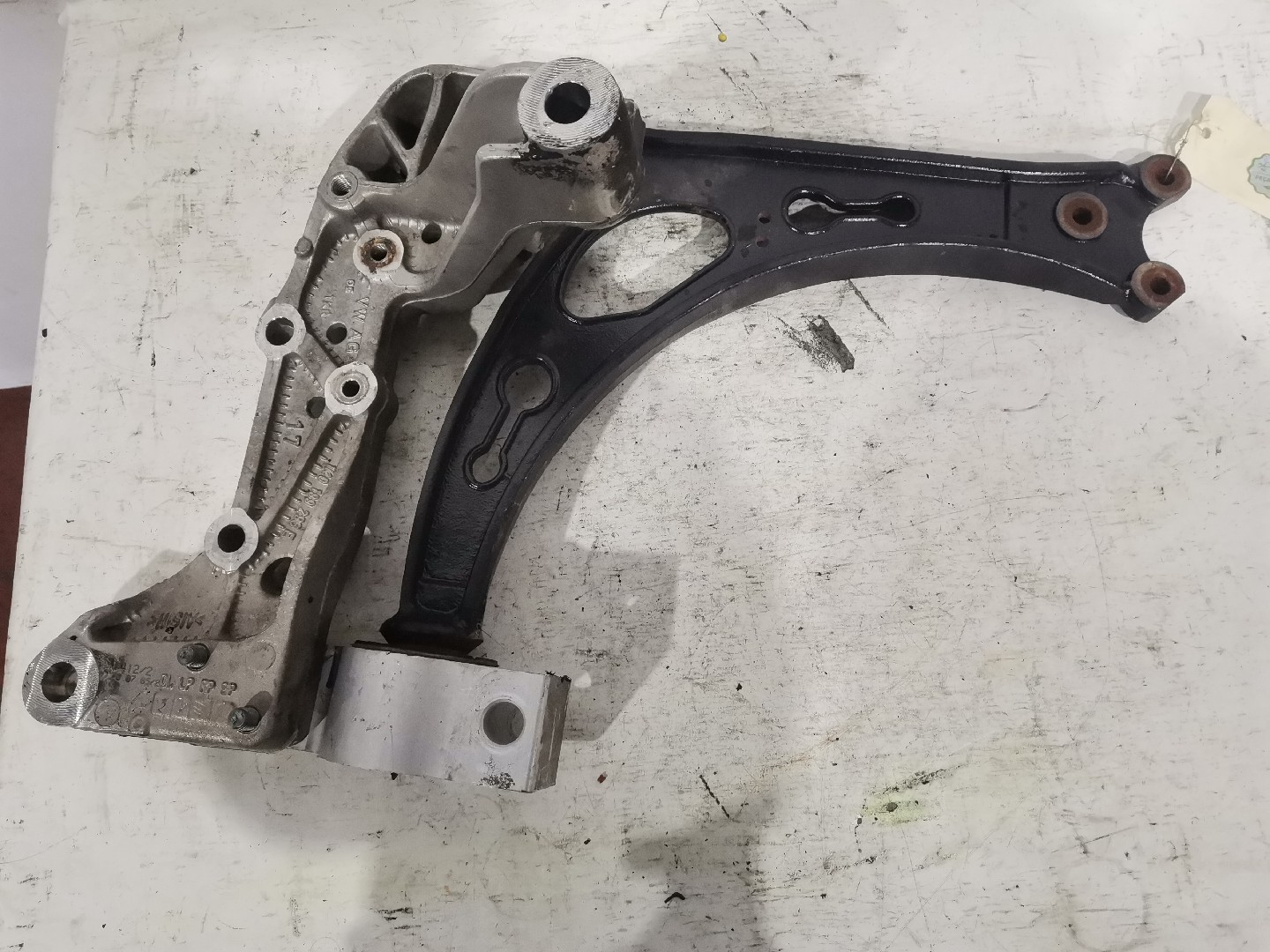 Braço de Suspensão Direito VOLKSWAGEN GOLF V (1K1) | 03 - 09