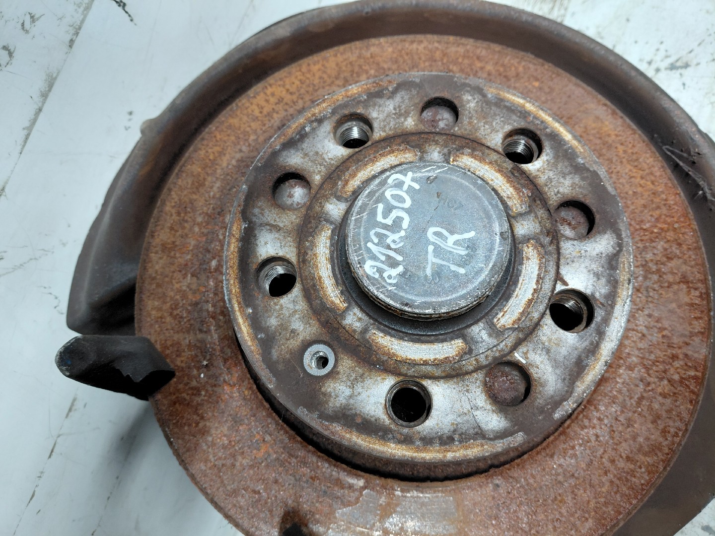 Manga de Eixo Trás Lado Esquerdo VOLKSWAGEN GOLF VI (5K1) | 08 - 14 Imagem-1