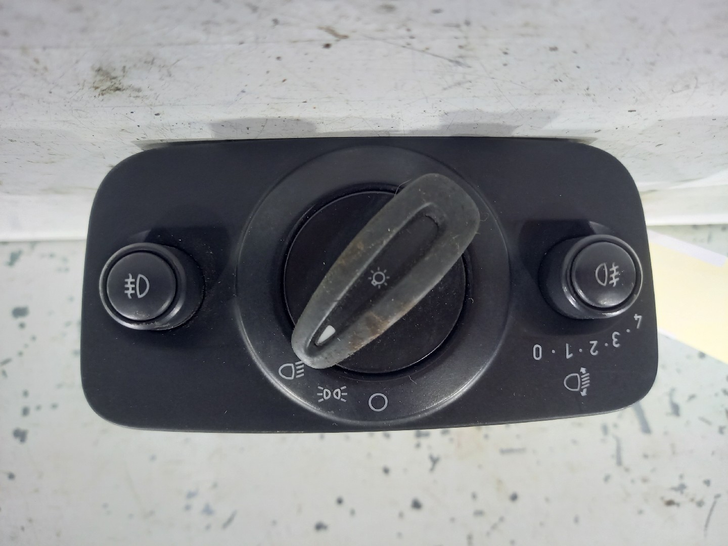 Botão / Interruptor Luzes FORD FIESTA VI (CB1, CCN) | 08 -  Imagem-1