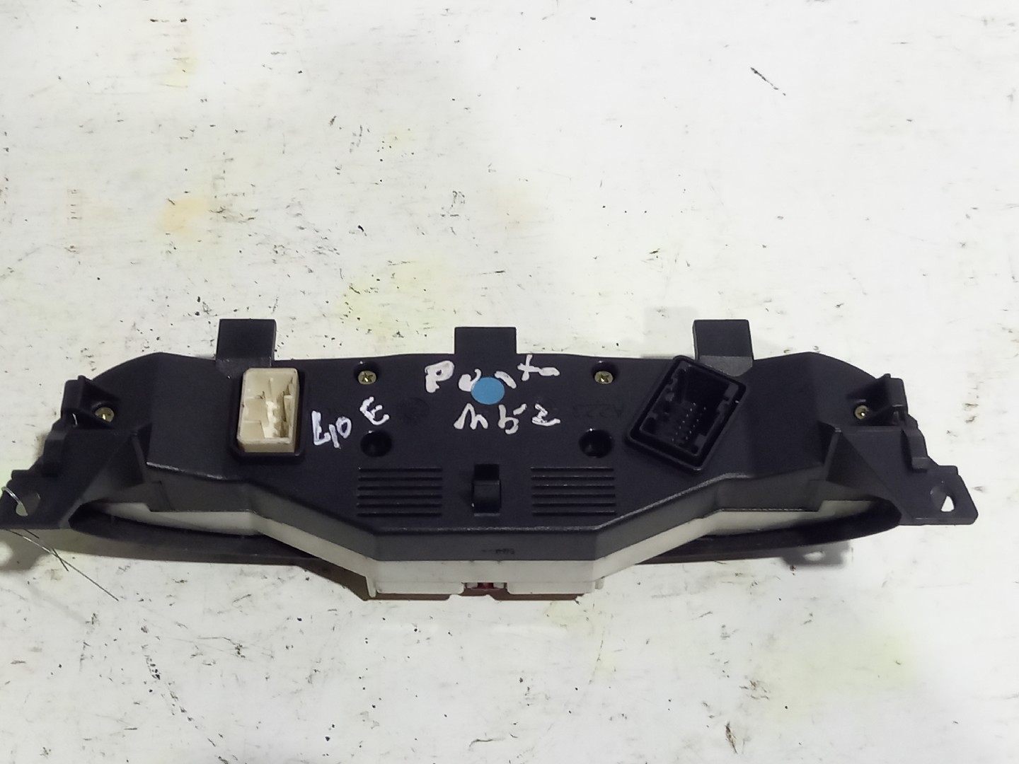 MASCHERINA AUTORADIO 1 DIN FIAT PUNTO DA 1999 AL 2005 + CHIAVI RADIO + CONN. ANT MASCHERINA AUTORADIO 1 DIN FIAT PUNTO DA 1999 AL 2005 + CHIAVI RADIO + CONN. ANT
