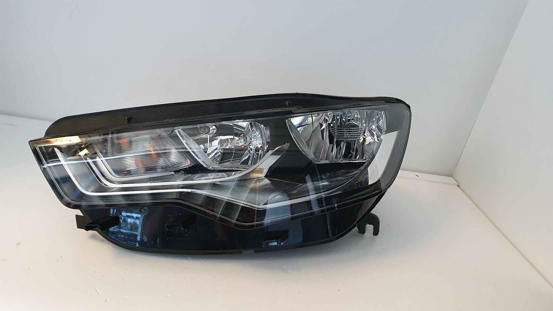 Farol Esq AUDI A6 (4G2, 4GC, C7) | 10 - 18