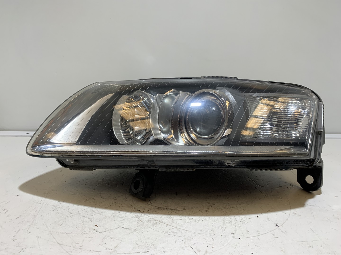 Farol Esq AUDI A6 (4F2, C6) | 04 - 11