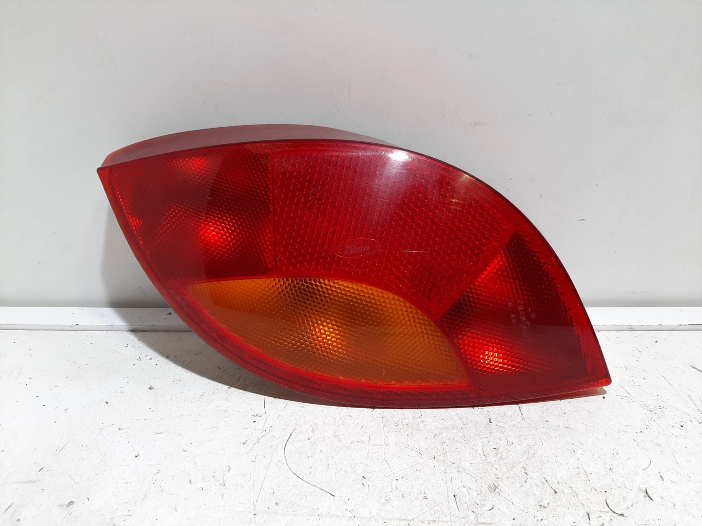 Farolim Stop Esq FORD KA (RB_) | 96 - 08