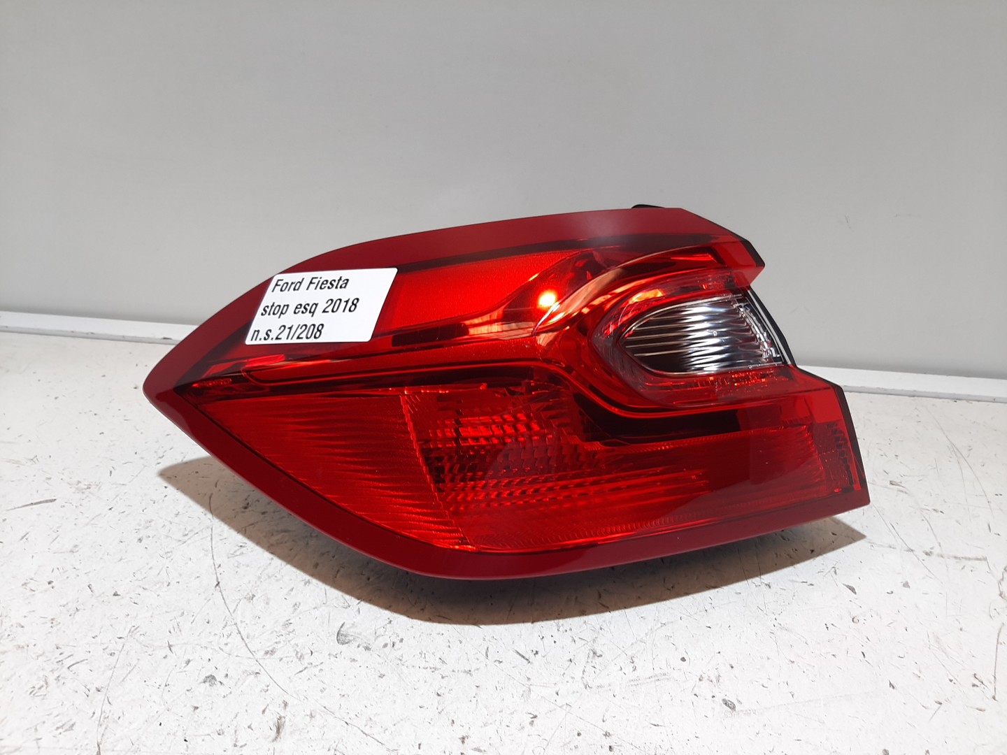 Farolim Stop Esq FORD FIESTA VII | 17 - 