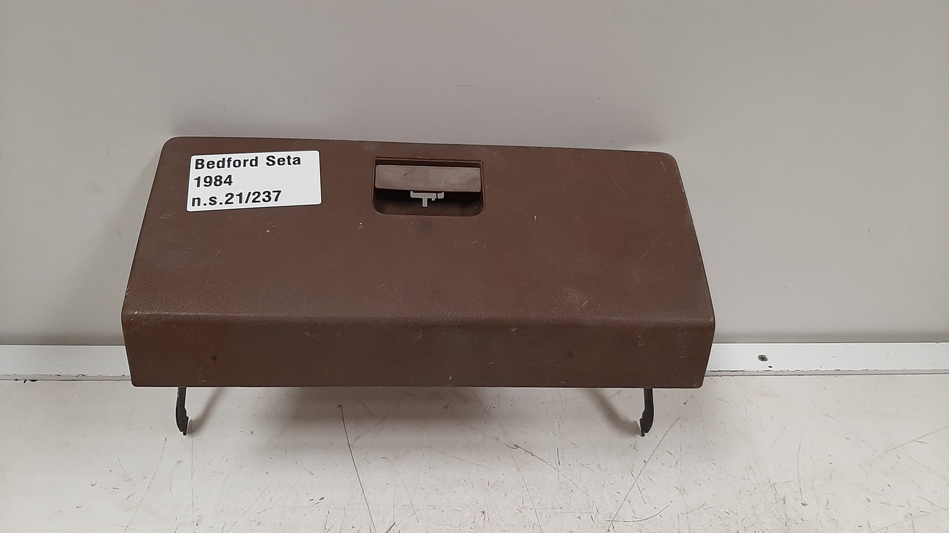 Porta Luvas BEDFORD SETA KD27 | 81 - 92