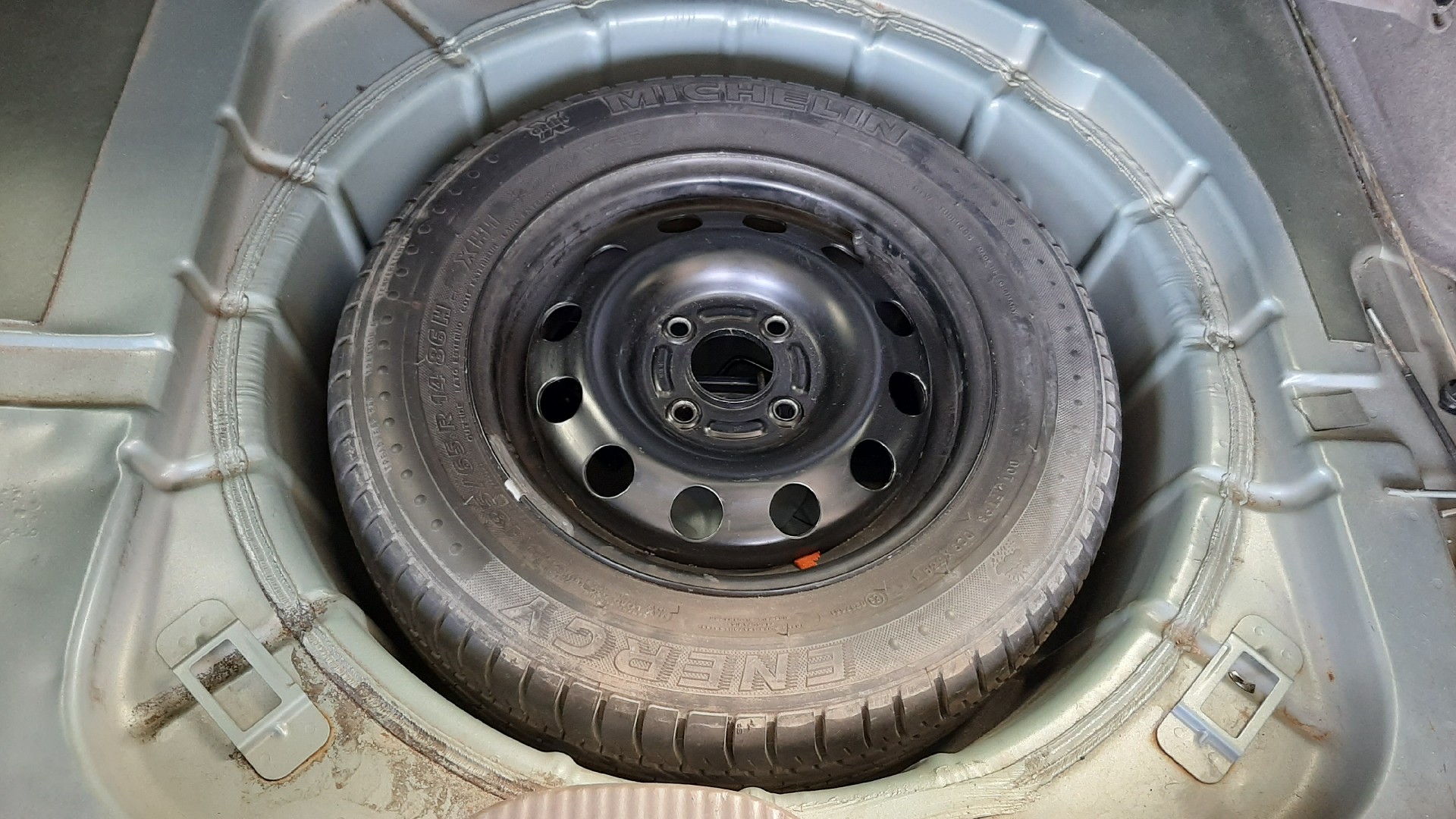 Jante Suplente FORD FOCUS três volumes (DFW) | 99 - 09