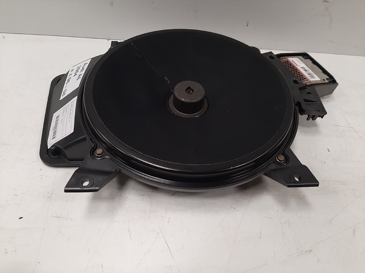 Subwoofer AUDI A8 (4E2, 4E8) | 02 - 10