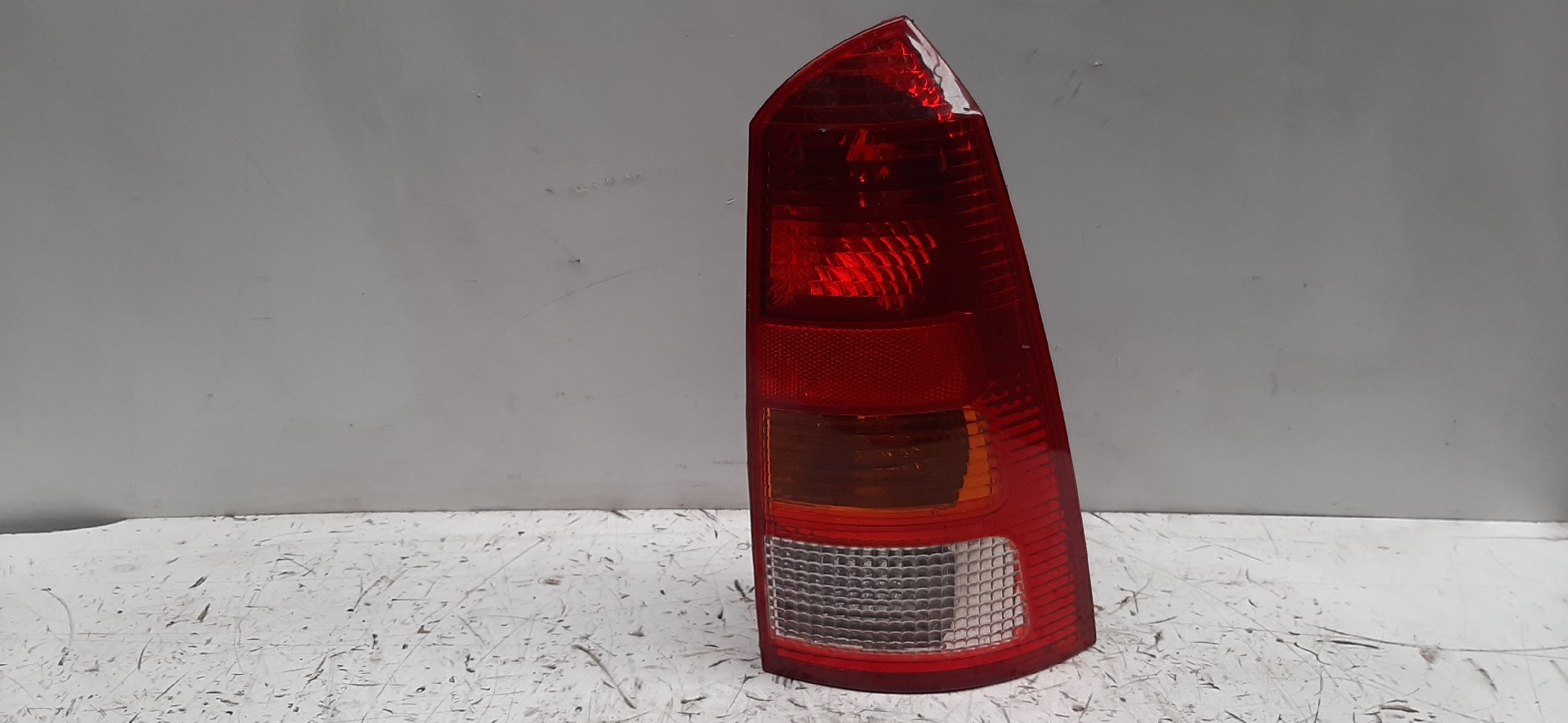 Farolim Stop Dto FORD FOCUS três volumes (DFW) | 99 - 09
