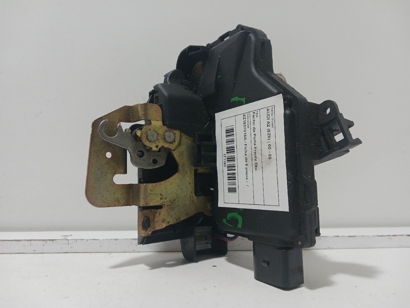 Fecho da Porta Frente Dto AUDI A2 (8Z0) | 00 - 05