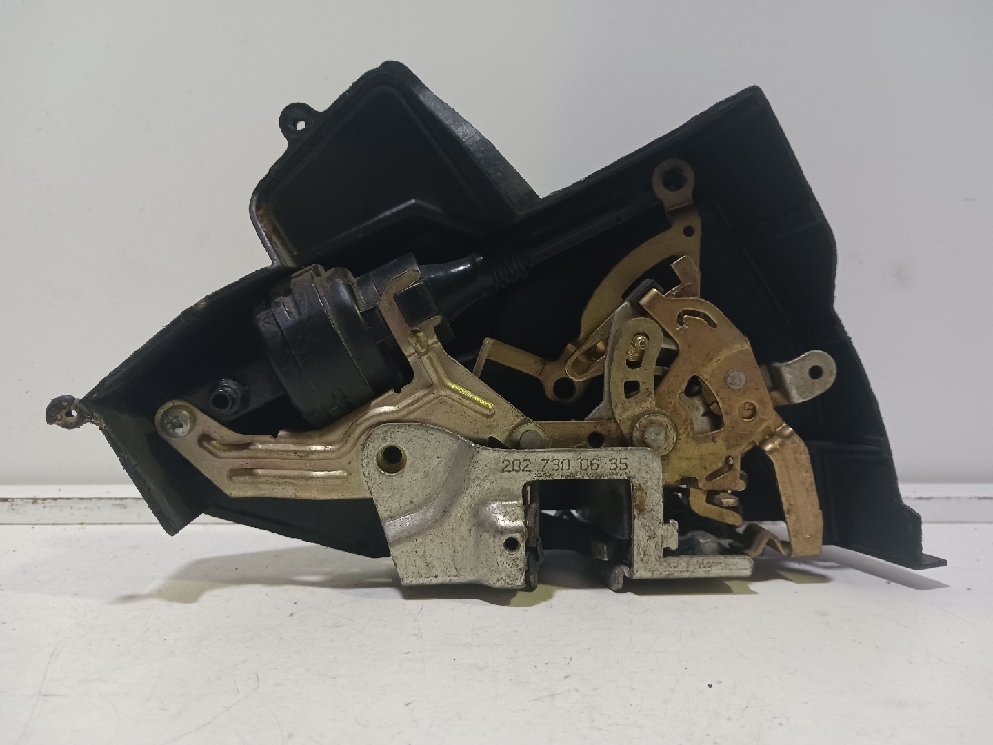 Fecho da Porta Trás Dto MERCEDES-BENZ E-CLASS (W210) | 95 - 03