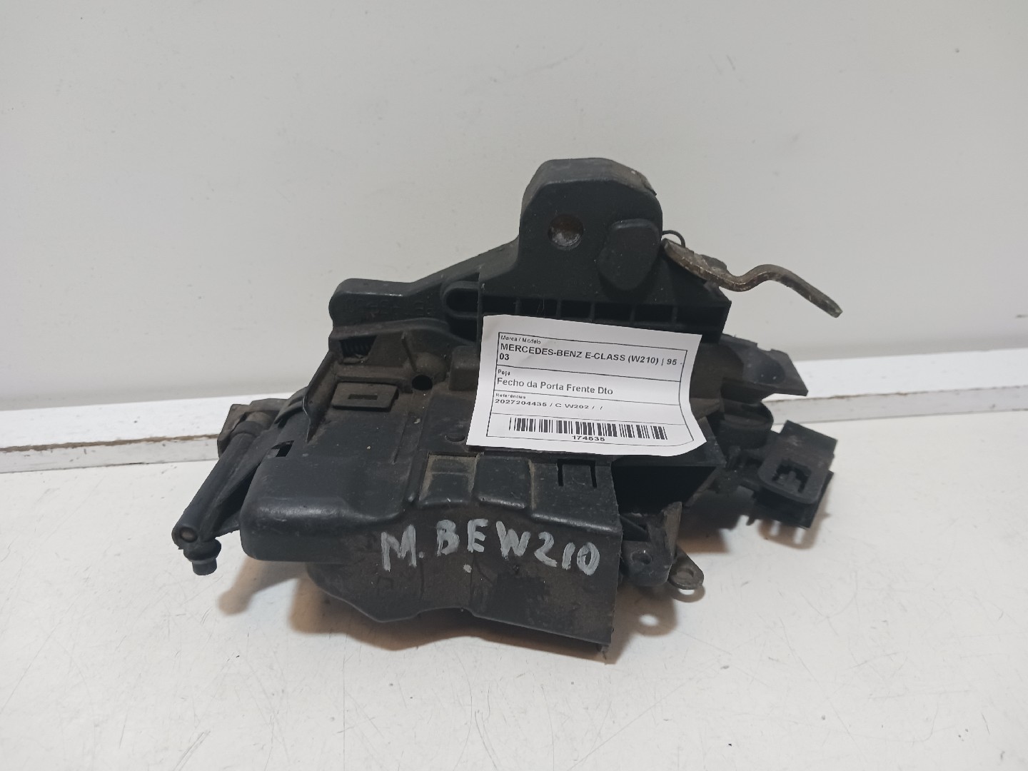 Fecho da Porta Frente Dto MERCEDES-BENZ E-CLASS (W210) | 95 - 03