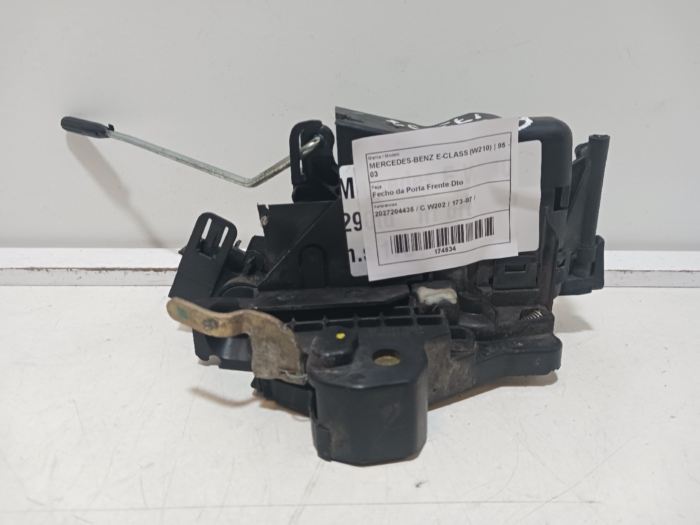 Fecho da Porta Frente Dto MERCEDES-BENZ E-CLASS (W210) | 95 - 03