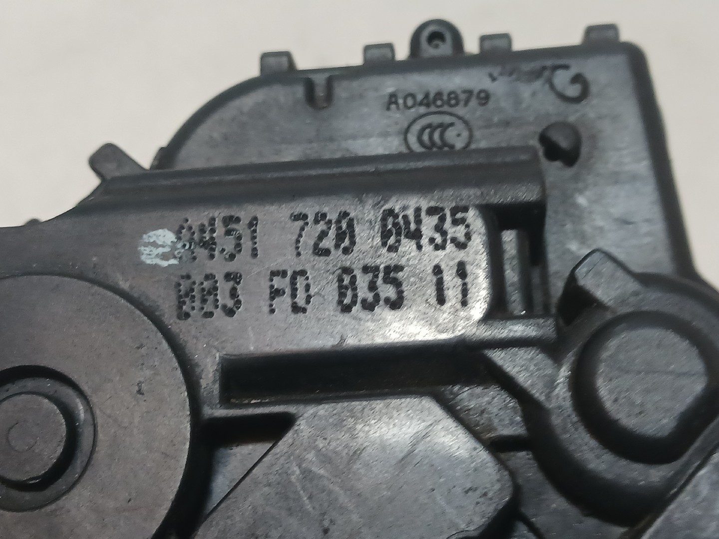 Cerradura puerta delantera derecha de Smart Fortwo coupé (451) 2007-0 A4517200435