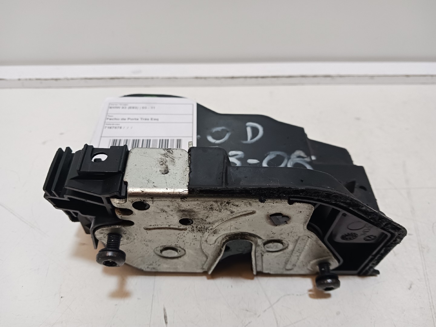 Fecho da Porta Trás Esq BMW X3 (E83) | 03 - 11