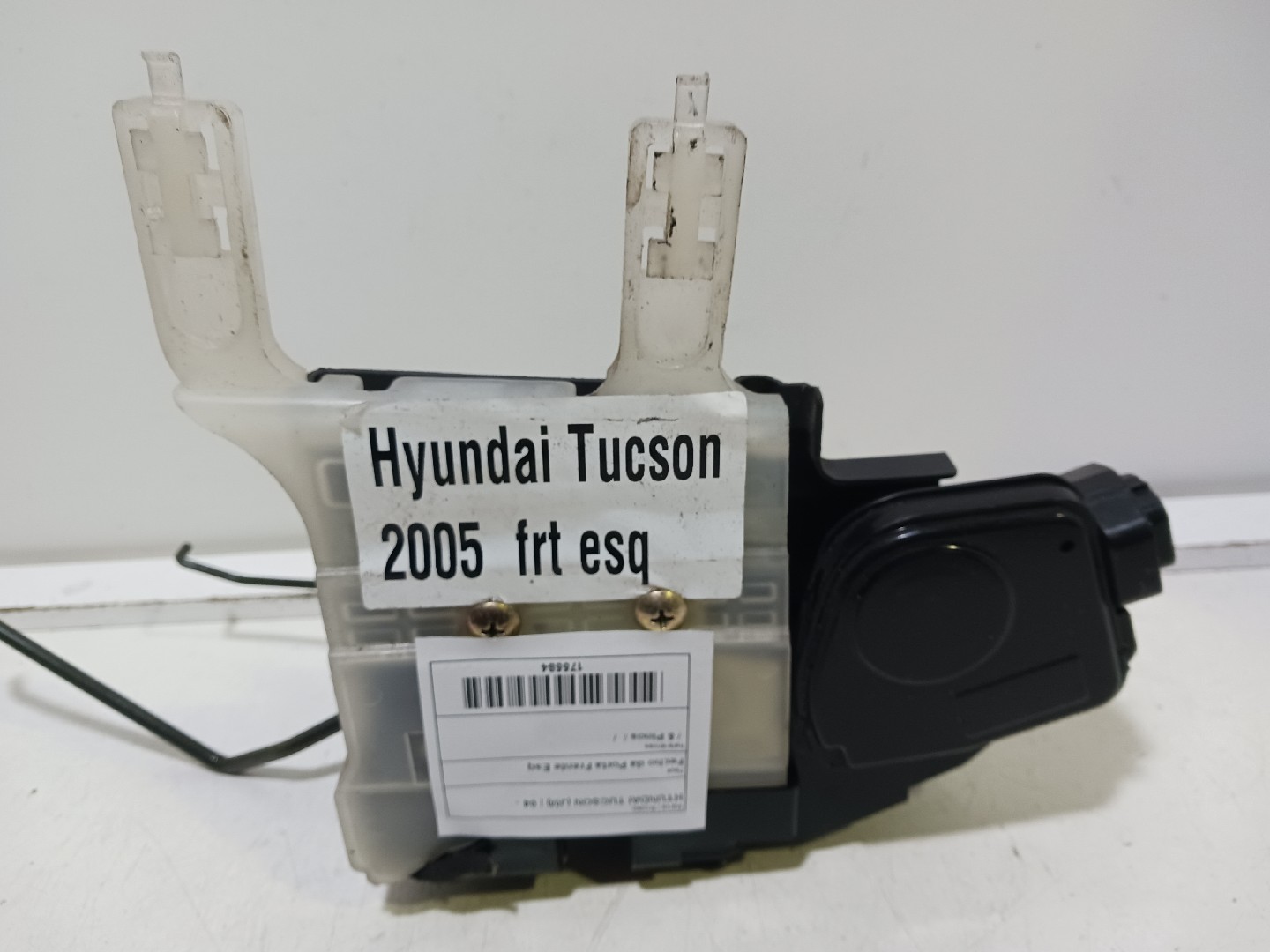 Fecho da Porta Frente Esq HYUNDAI TUCSON (JM) | 04 - 