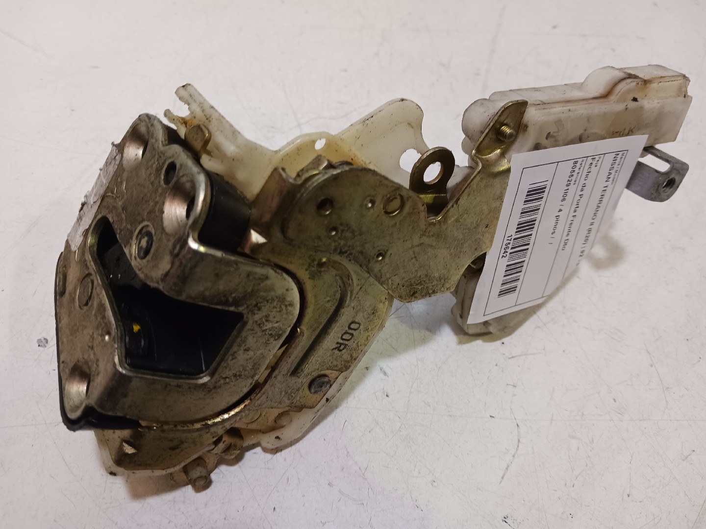 Fecho da Porta Frente Dto NISSAN TERRANO II (R20) | 92 - 07