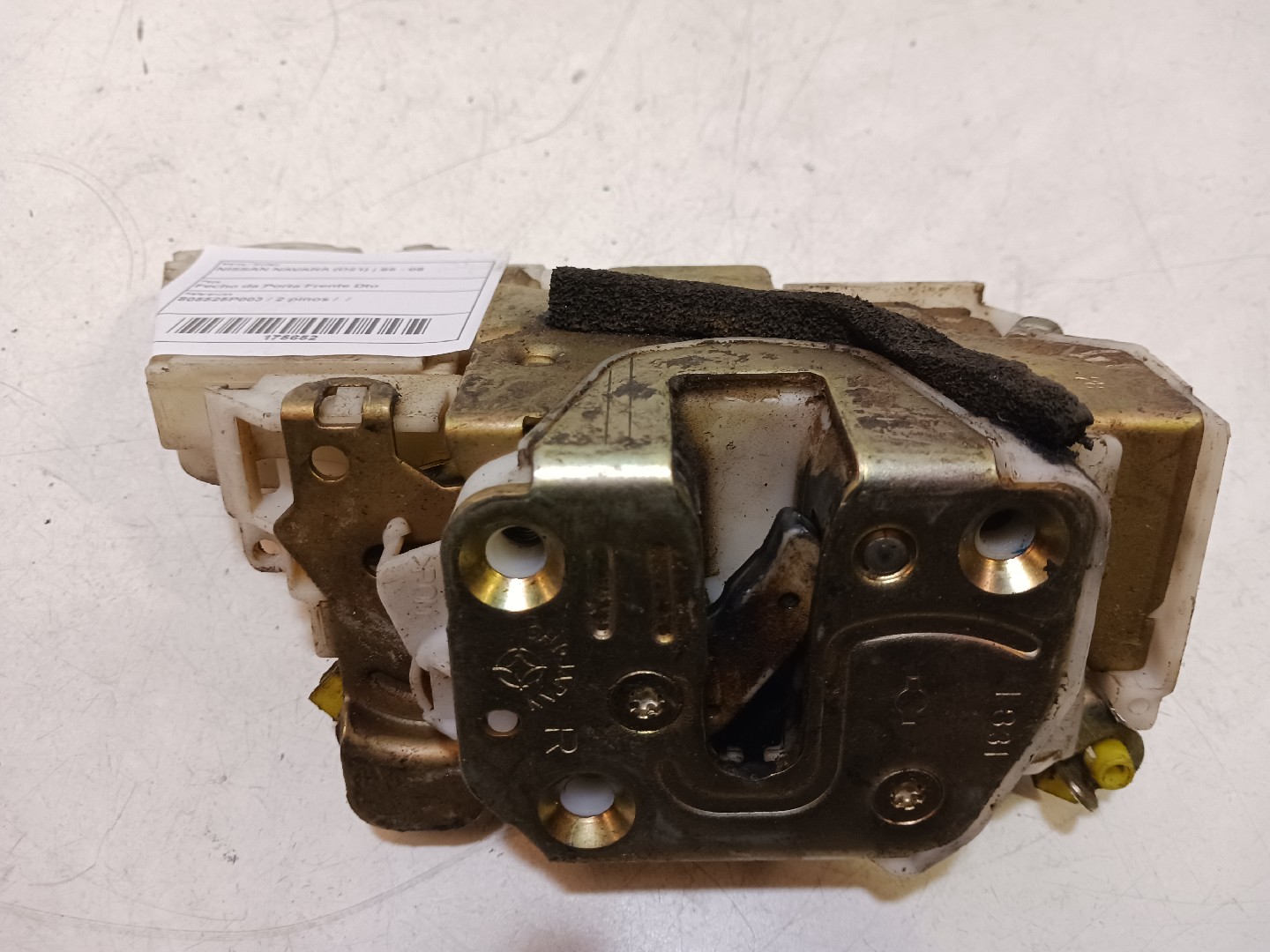 Fecho da Porta Frente Dto NISSAN NAVARA (D21) | 85 - 08
