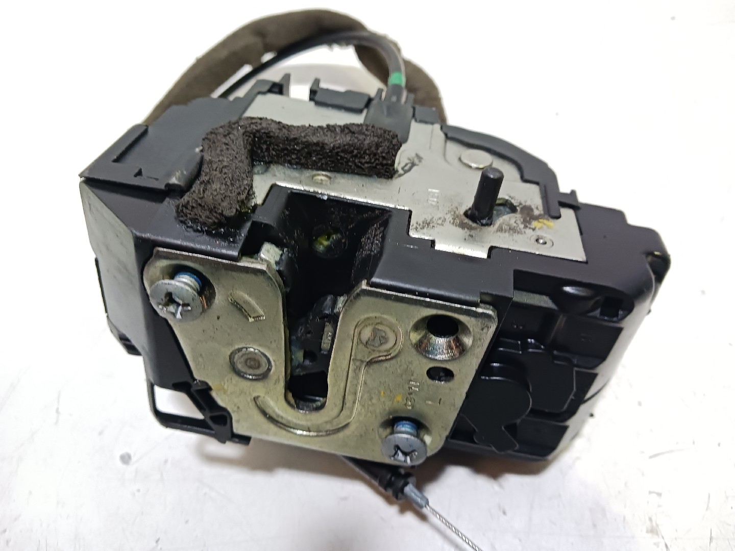 Fecho da Porta Trás Esq NISSAN QASHQAI / QASHQAI +2 I (J10, NJ10, JJ10E) | 06 - 14