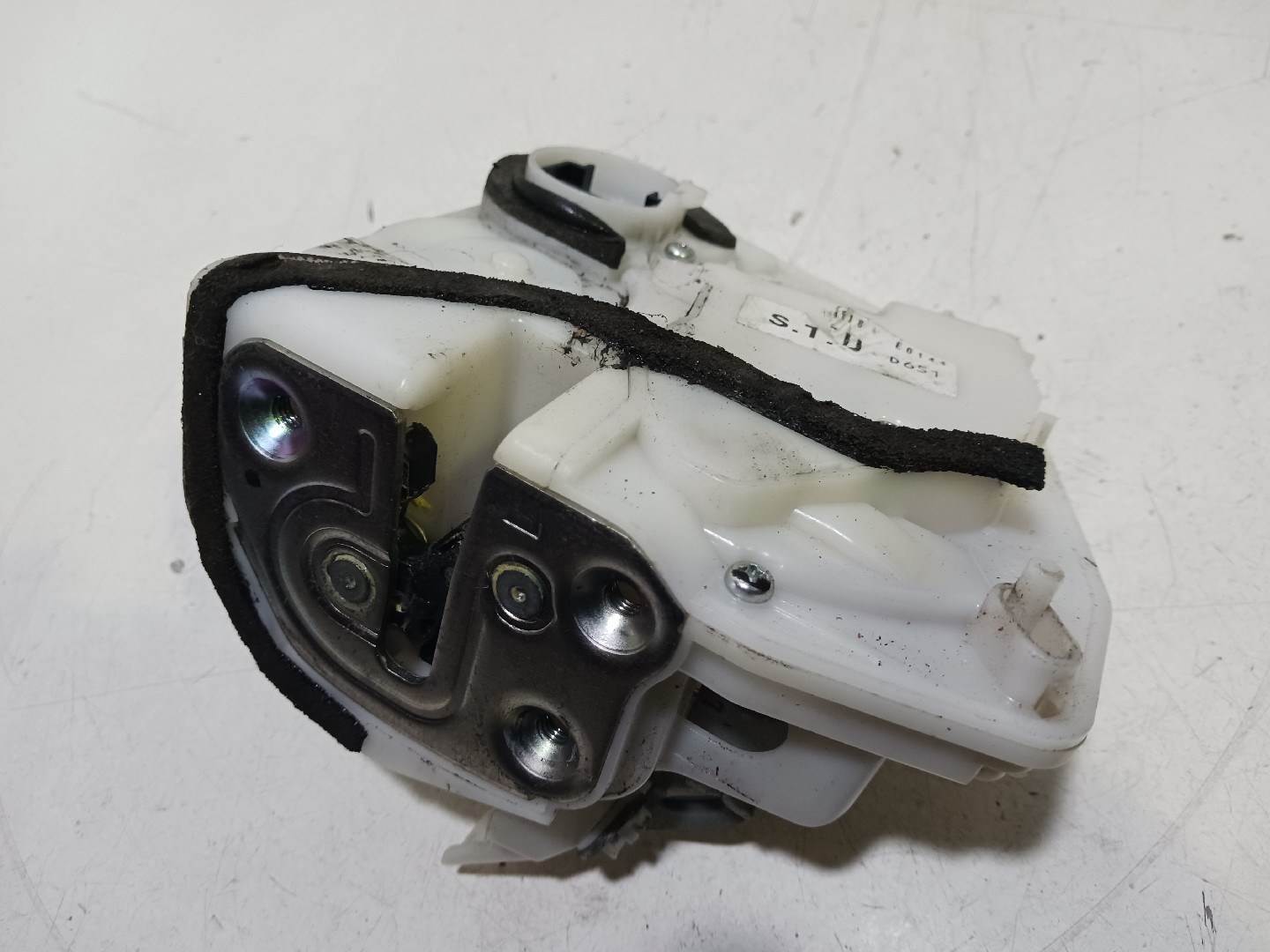 Fecho da Porta Trás Esq MAZDA 2 (DE_, DH_) | 07 - 15