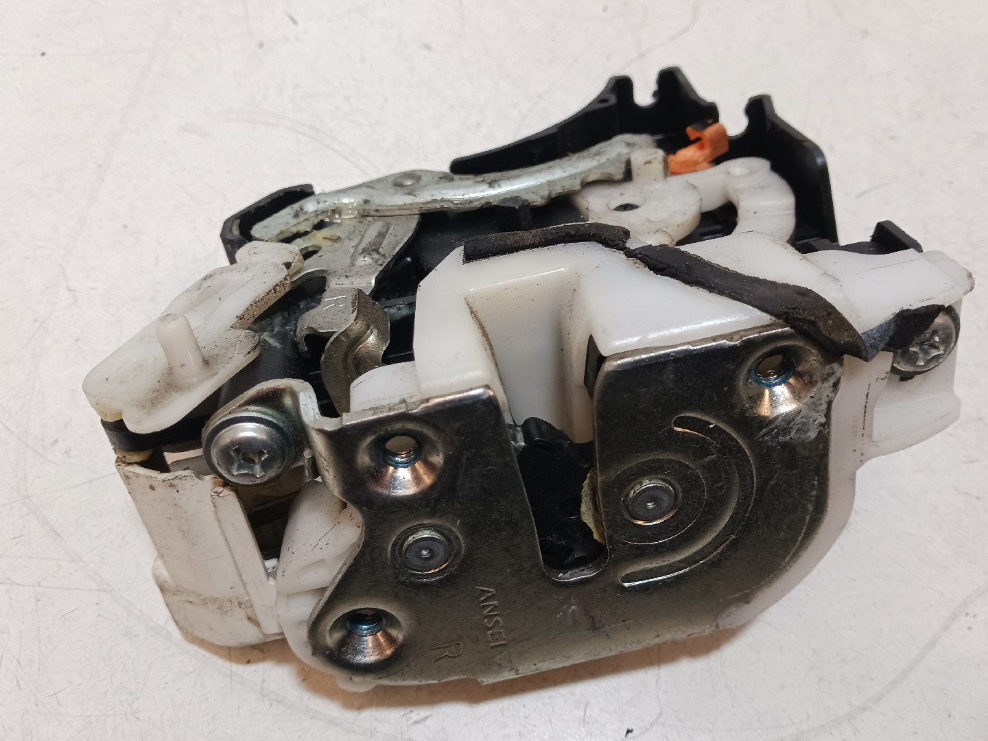 Fecho da Porta Trás Dto MITSUBISHI GRANDIS (NA_W) | 03 - 11
