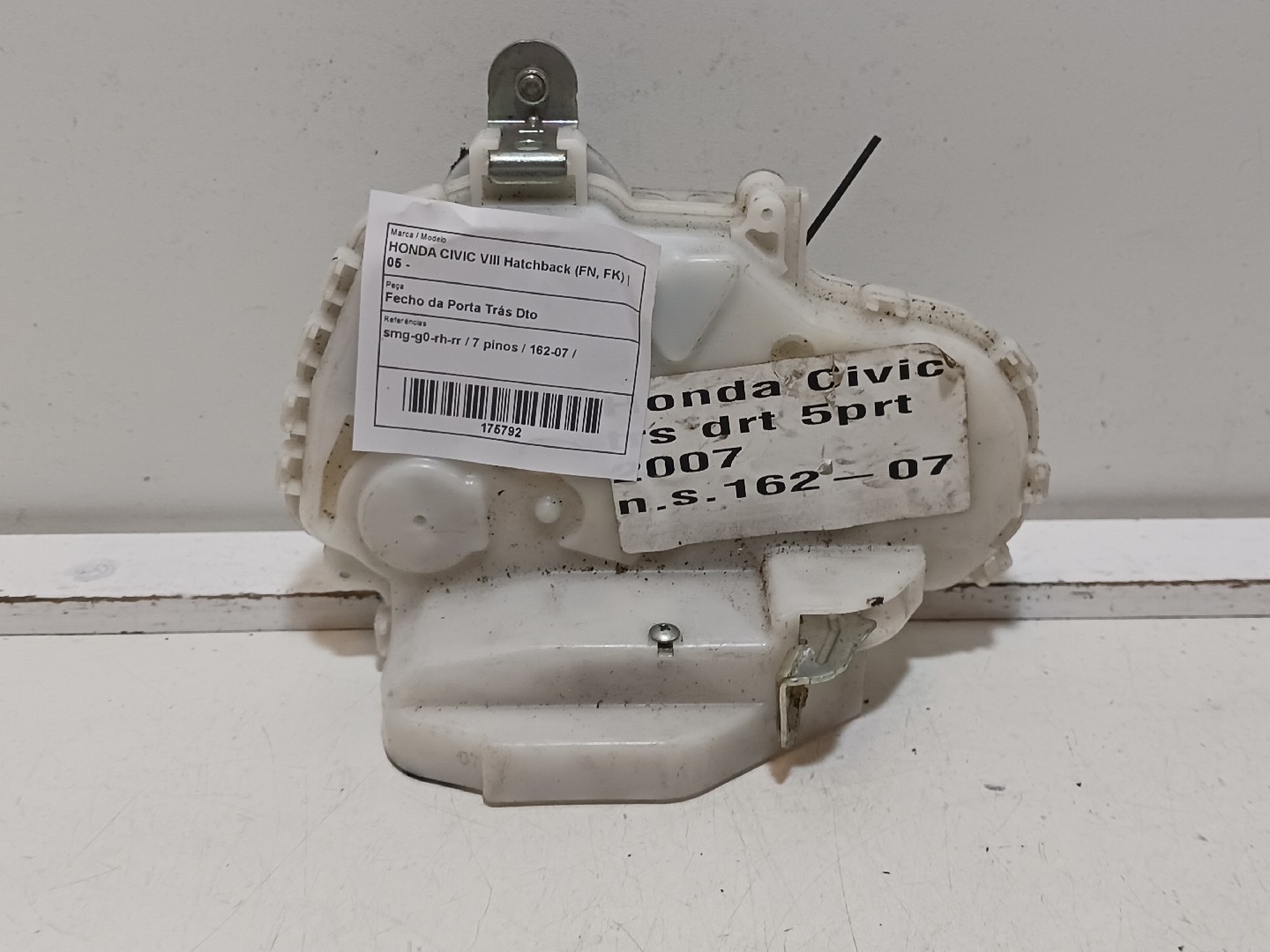 Fecho da Porta Trás Dto HONDA CIVIC VIII Hatchback (FN, FK) | 05 - 