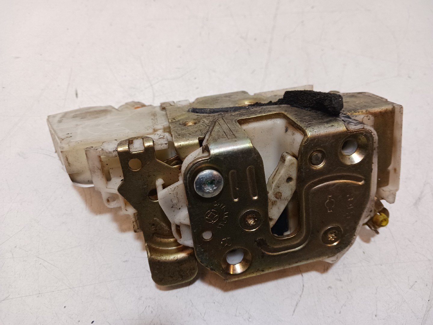 Fecho da Porta Trás Dto NISSAN NAVARRA (D22) | 98 - 07