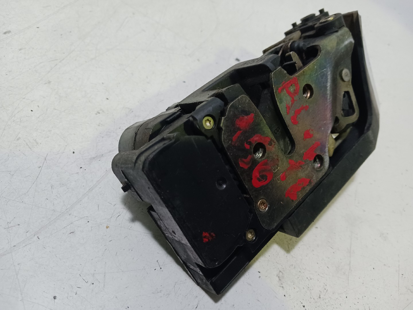 Fecho da Porta Frente Esq ALFA ROMEO 156 (932_) | 97 - 05