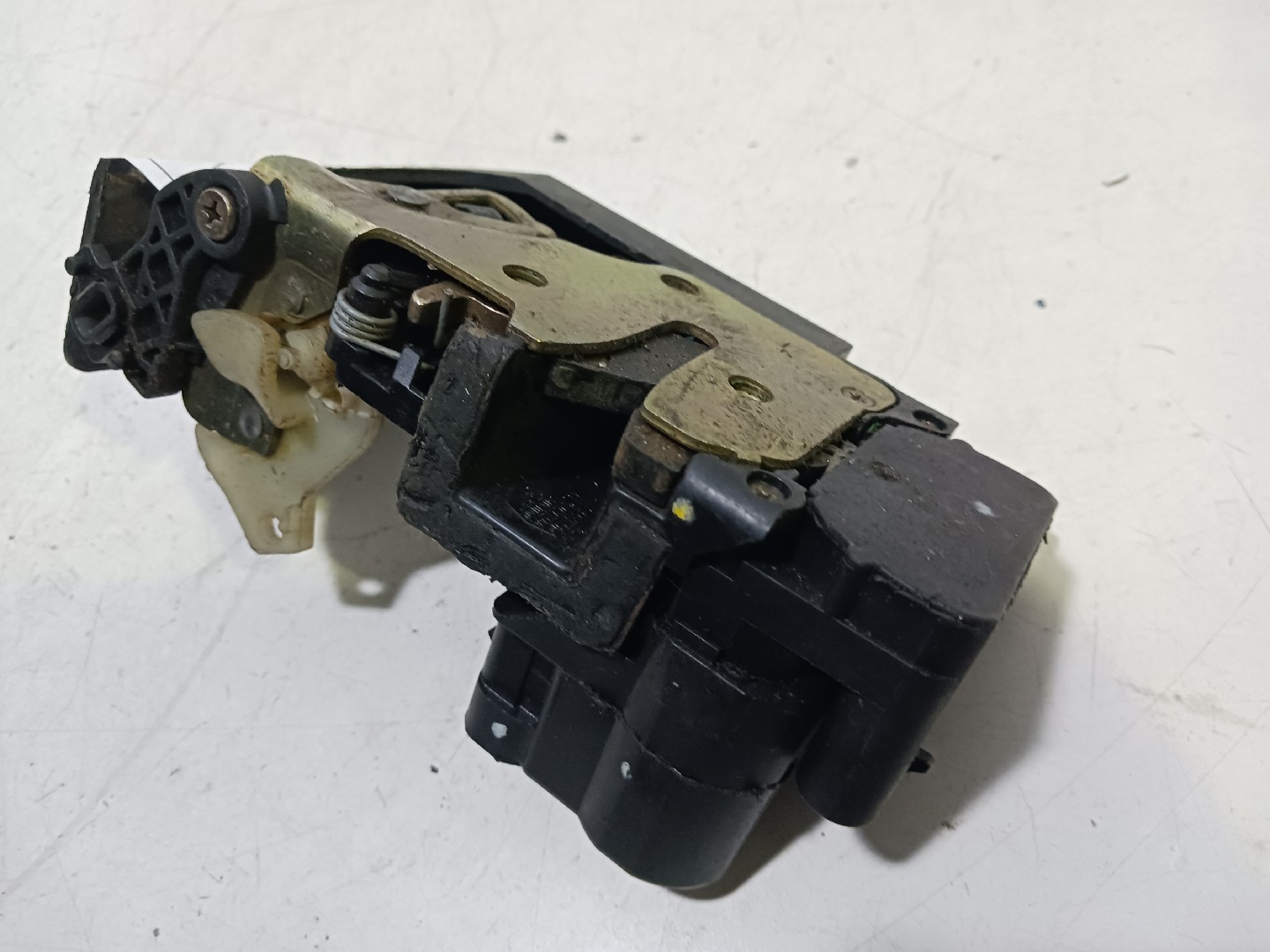 Fecho da Porta Trás Dto ALFA ROMEO 156 (932_) | 97 - 05