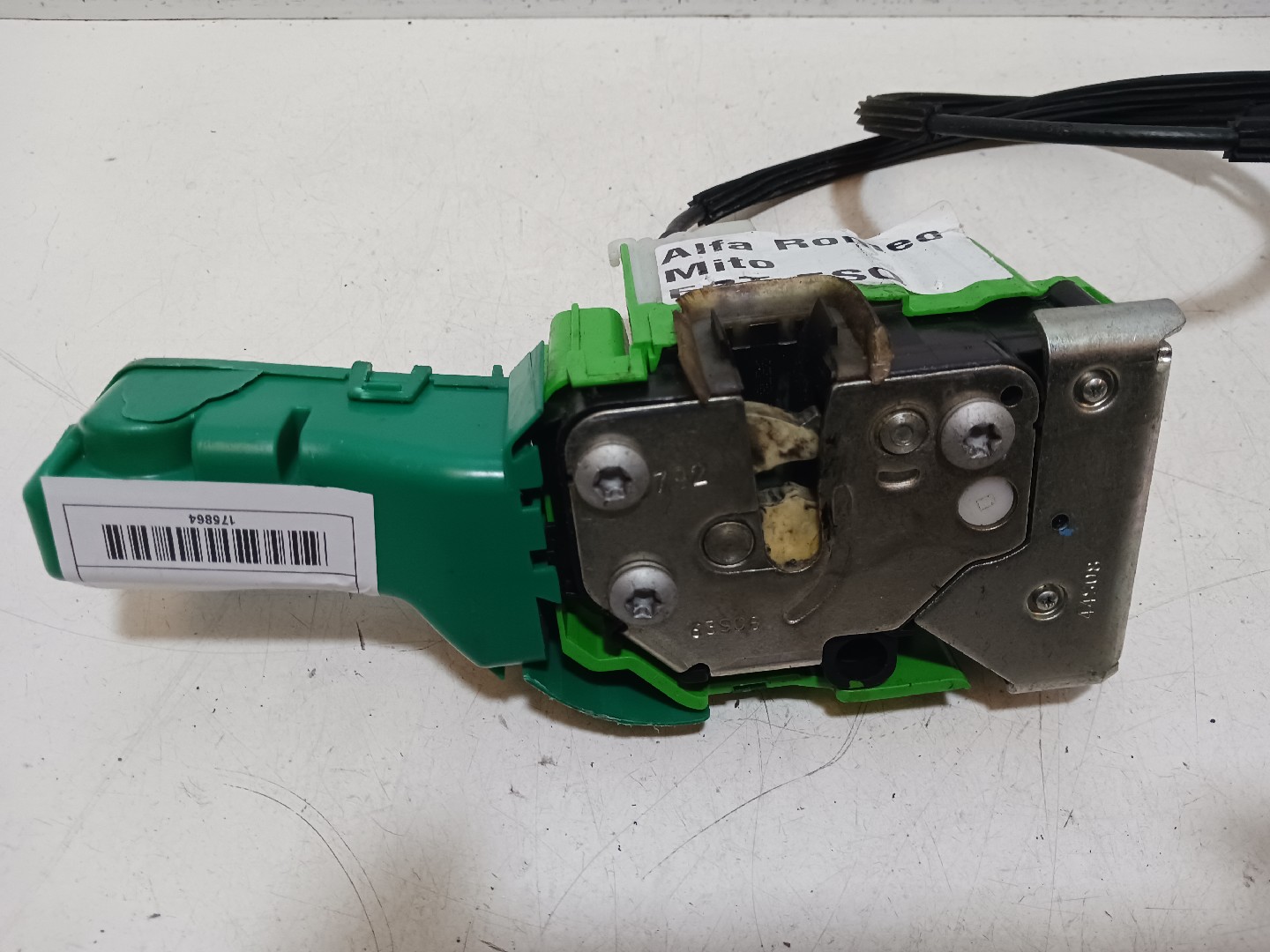 Fecho da Porta Frente Esq ALFA ROMEO MITO (955_) | 08 - 