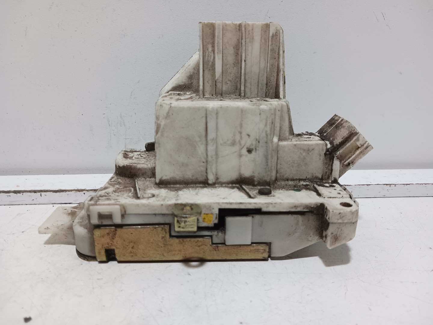 Fecho da Porta Trás Esq FORD FOCUS Turnier (DNW) | 99 - 07