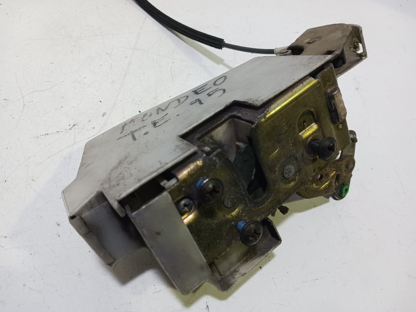 Fecho da Porta Trás Esq FORD MONDEO I (GBP) | 93 - 96