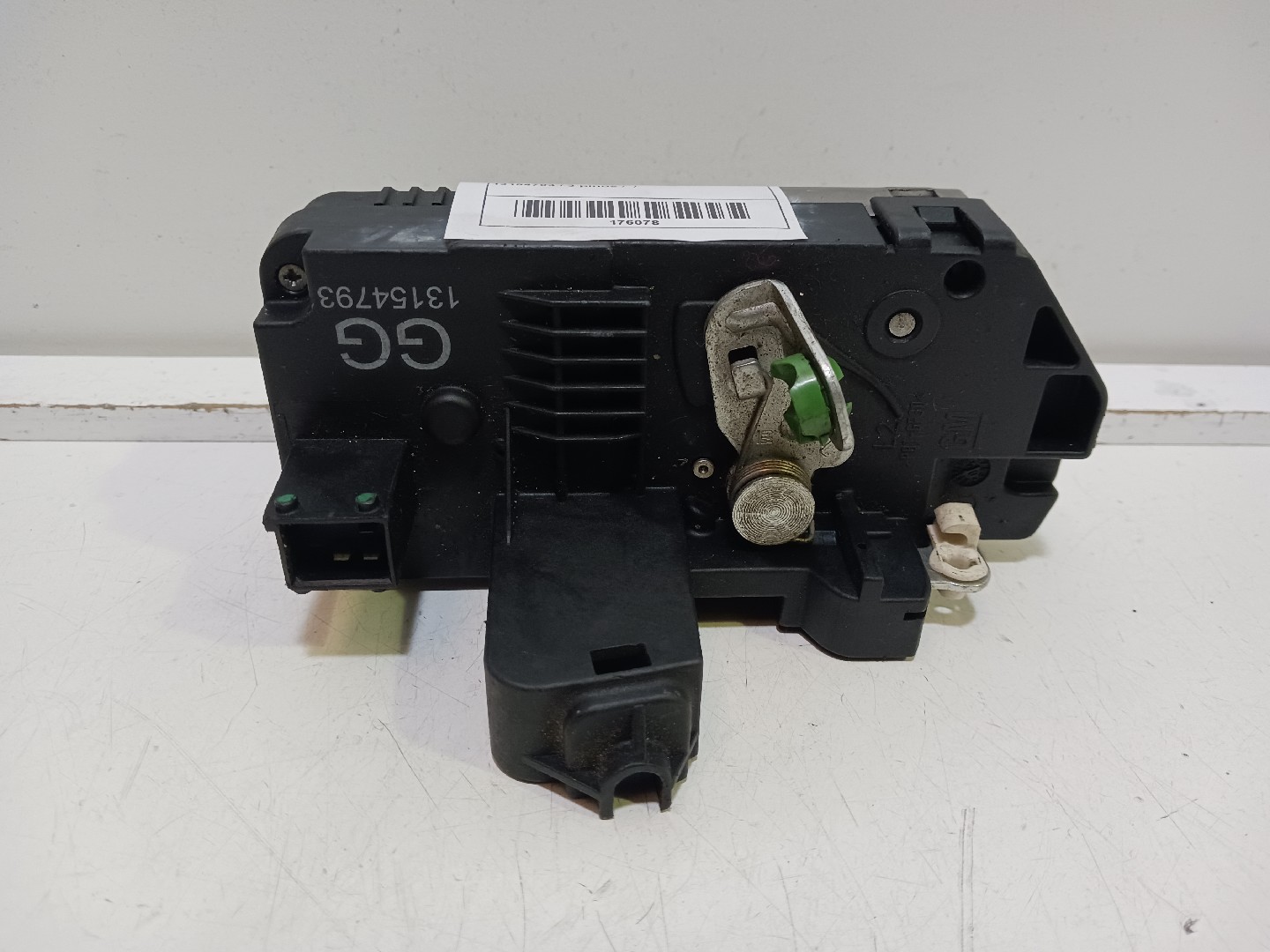 Fecho da Porta Trás Esq OPEL MERIVA A Veículo multiuso (X03) | 03 - 10