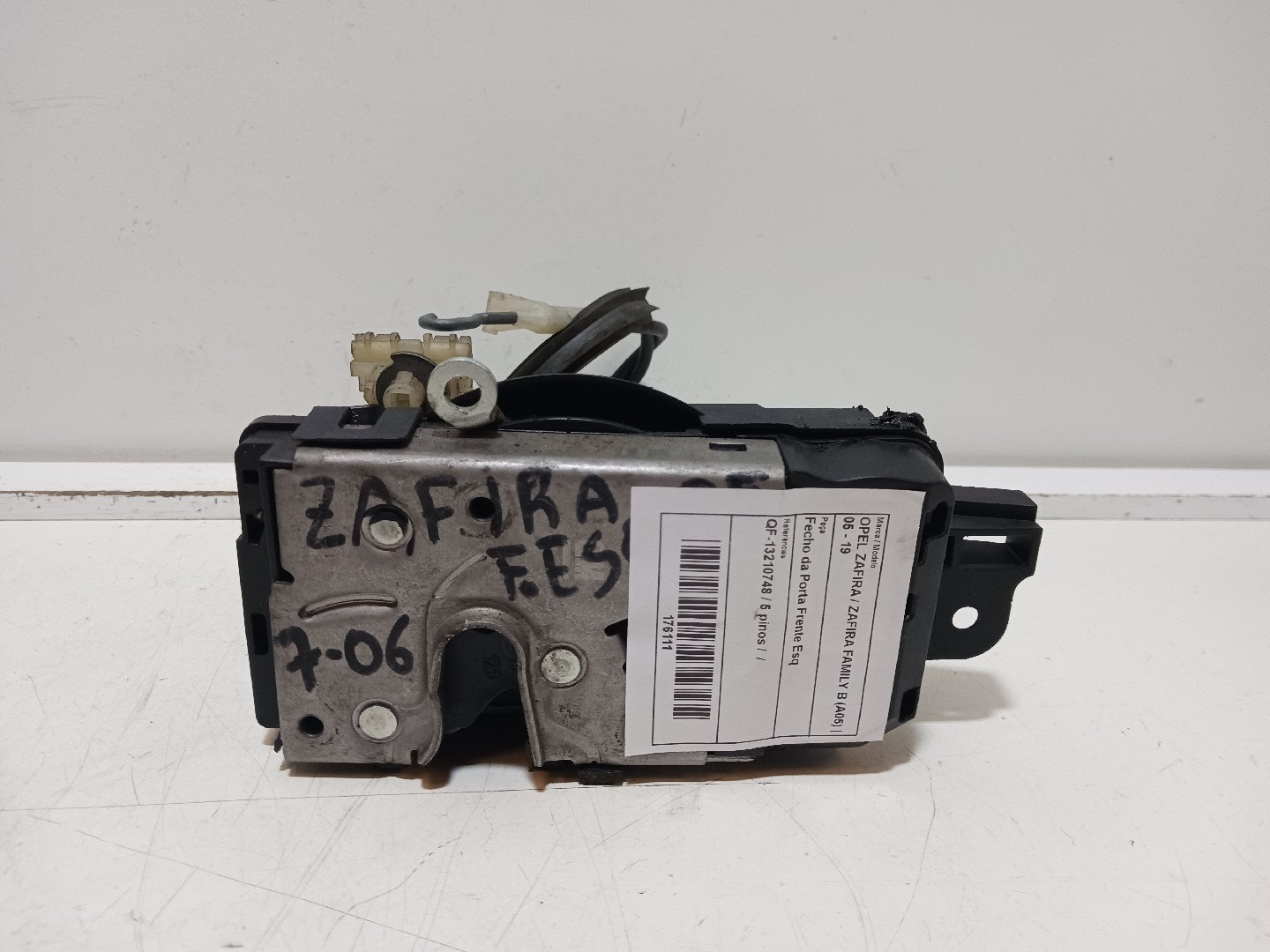 Fecho da Porta Frente Esq OPEL ZAFIRA / ZAFIRA FAMILY B (A05) | 05 - 19