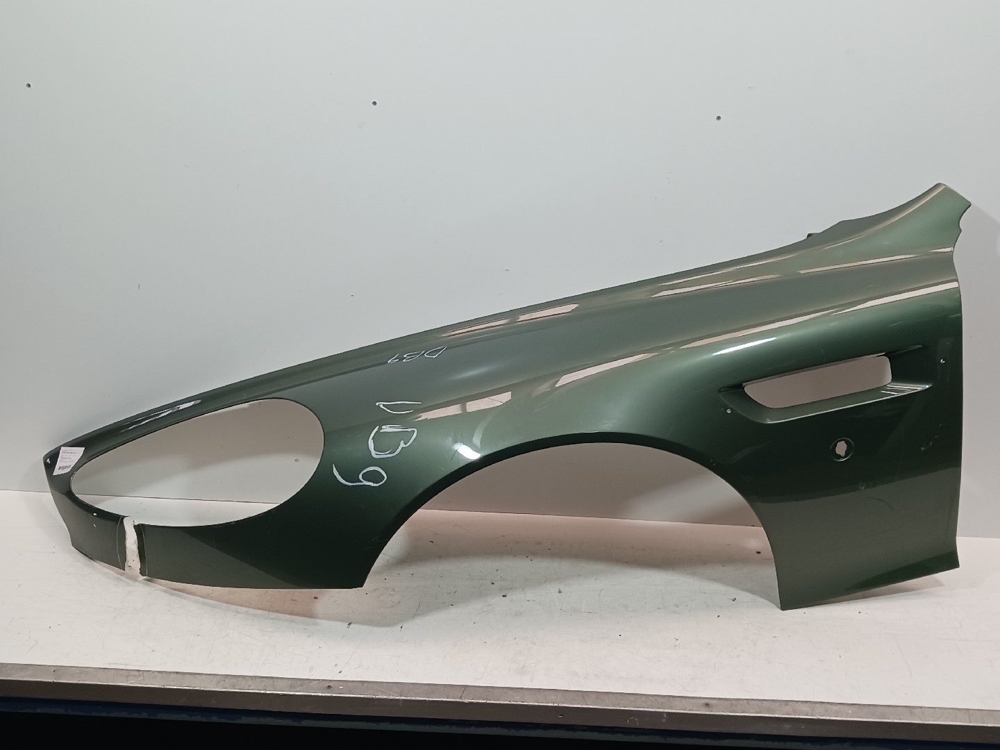 Guarda Lamas Frt Esq ASTON MARTIN DB9 Vantage | 04 - 16