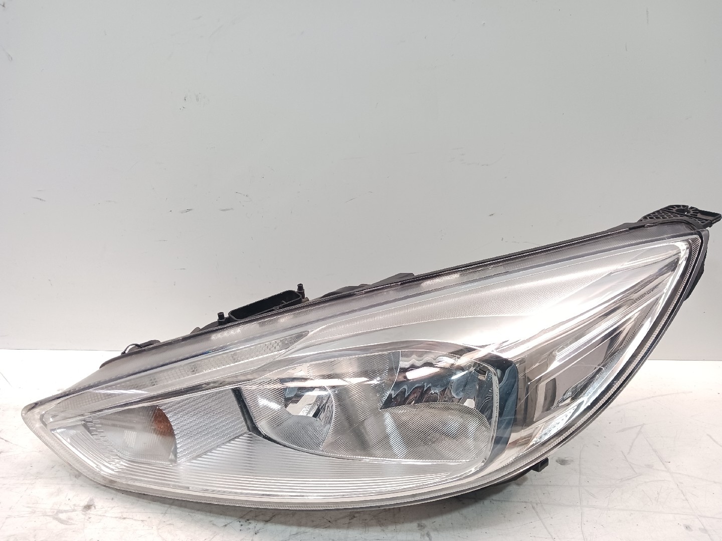 Left Headlight FORD FOCUS III | 10 - 
