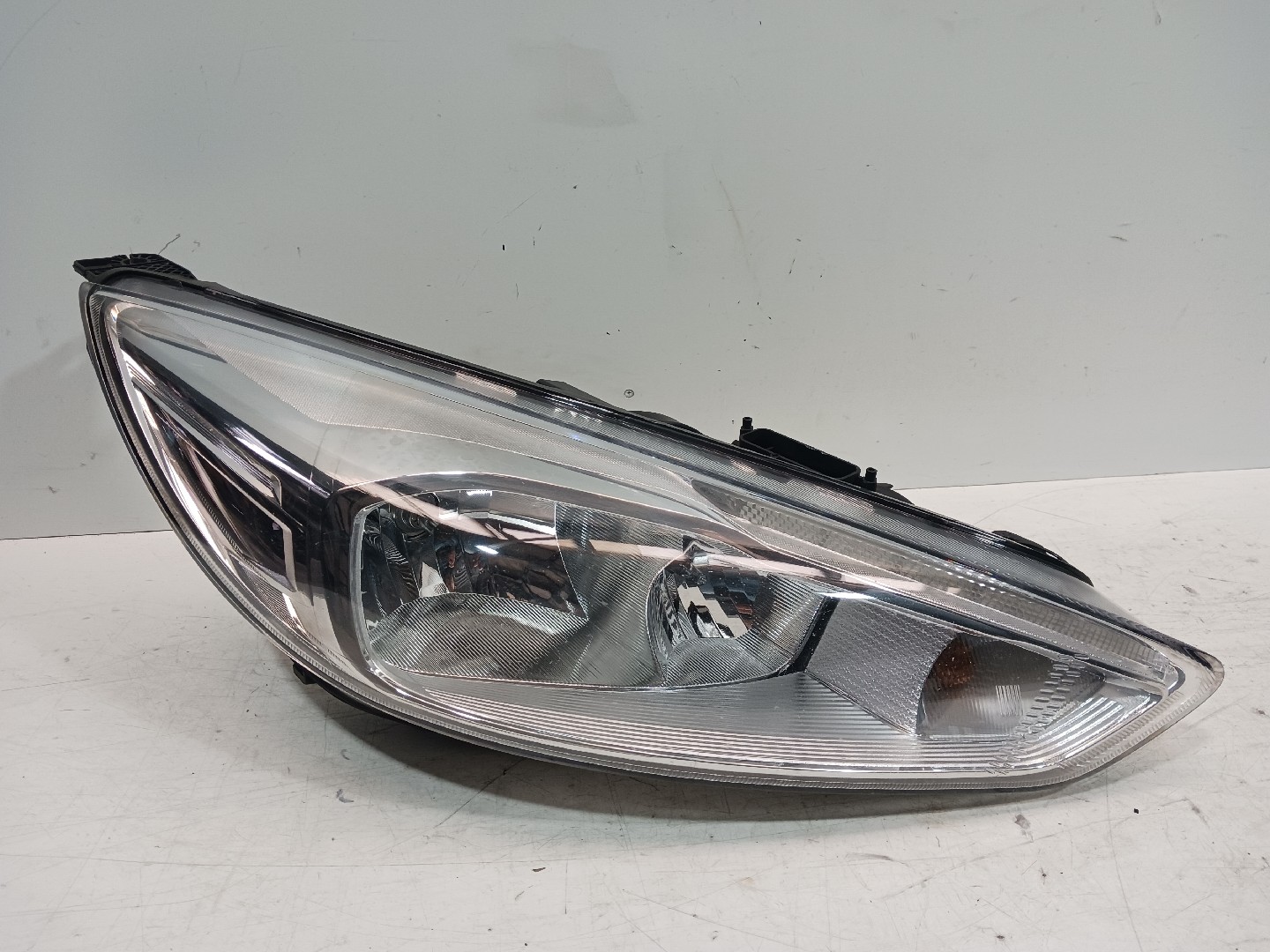 Right Headlight  FORD FOCUS III | 10 - 