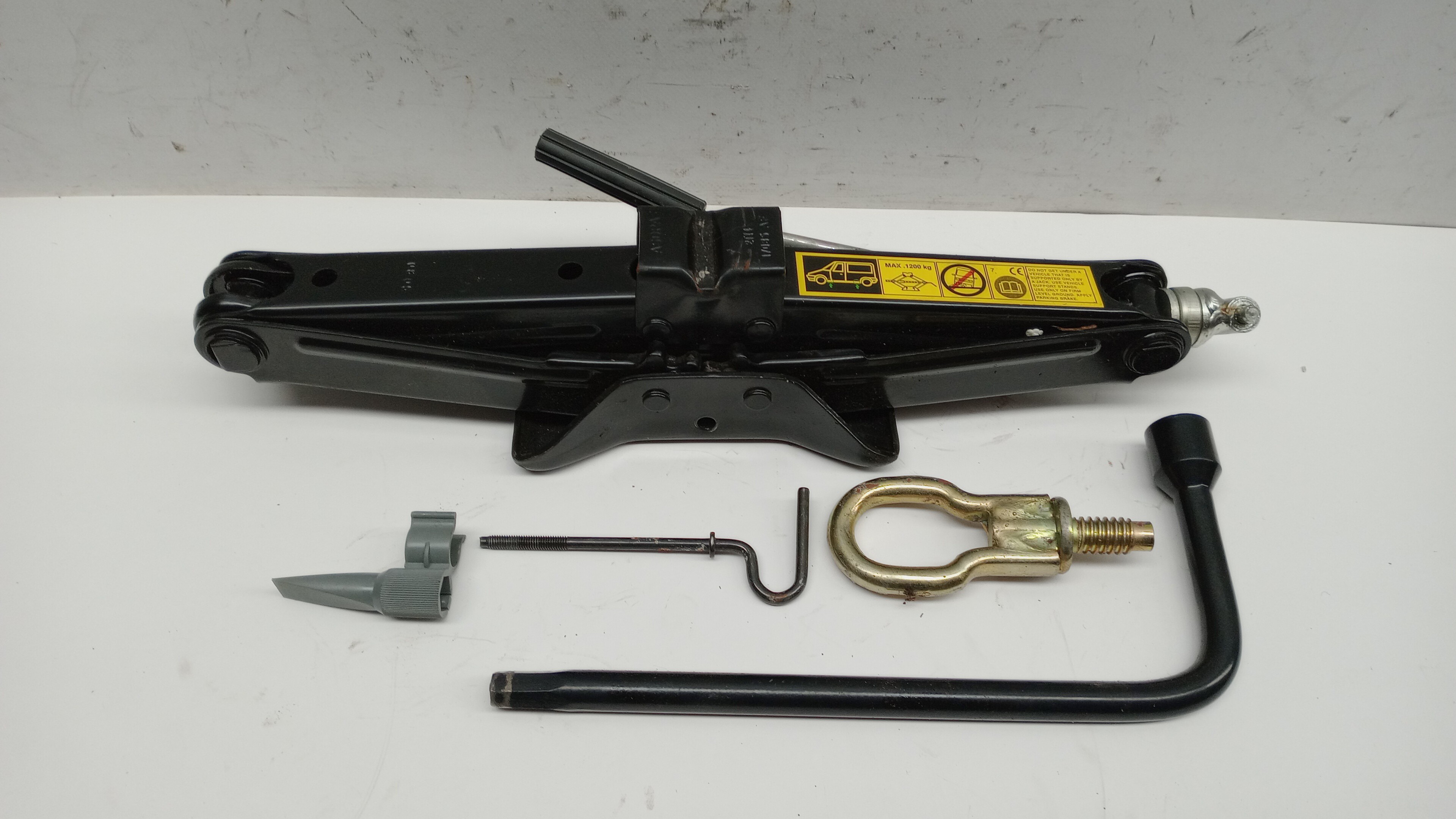 Macaco FORD TRANSIT CONNECT (P65_, P70_, P80_) | 02 - 