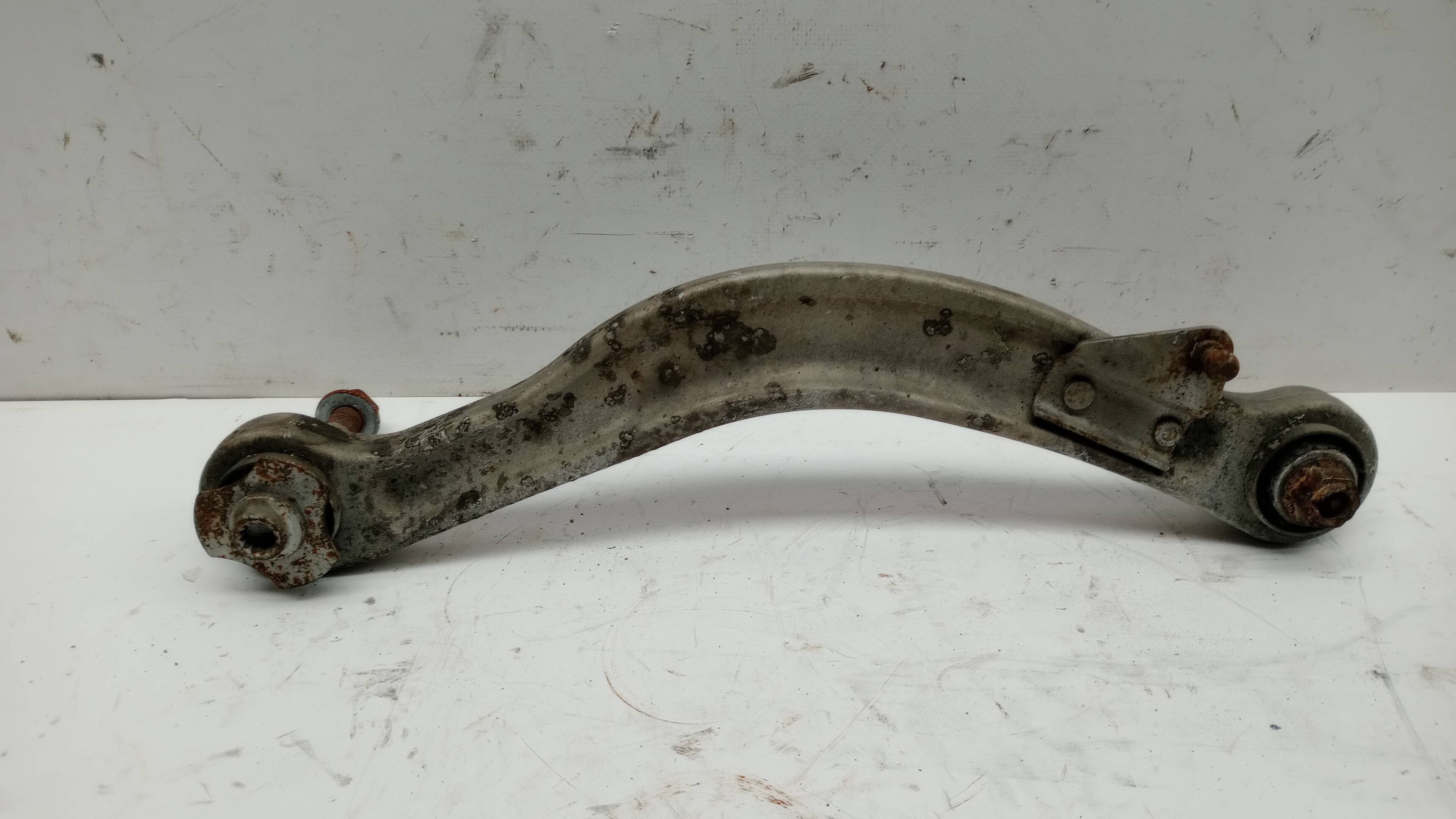 Braço suspensão Tras Esq MERCEDES-BENZ E-CLASS T-Model (S212) | 09 - 16