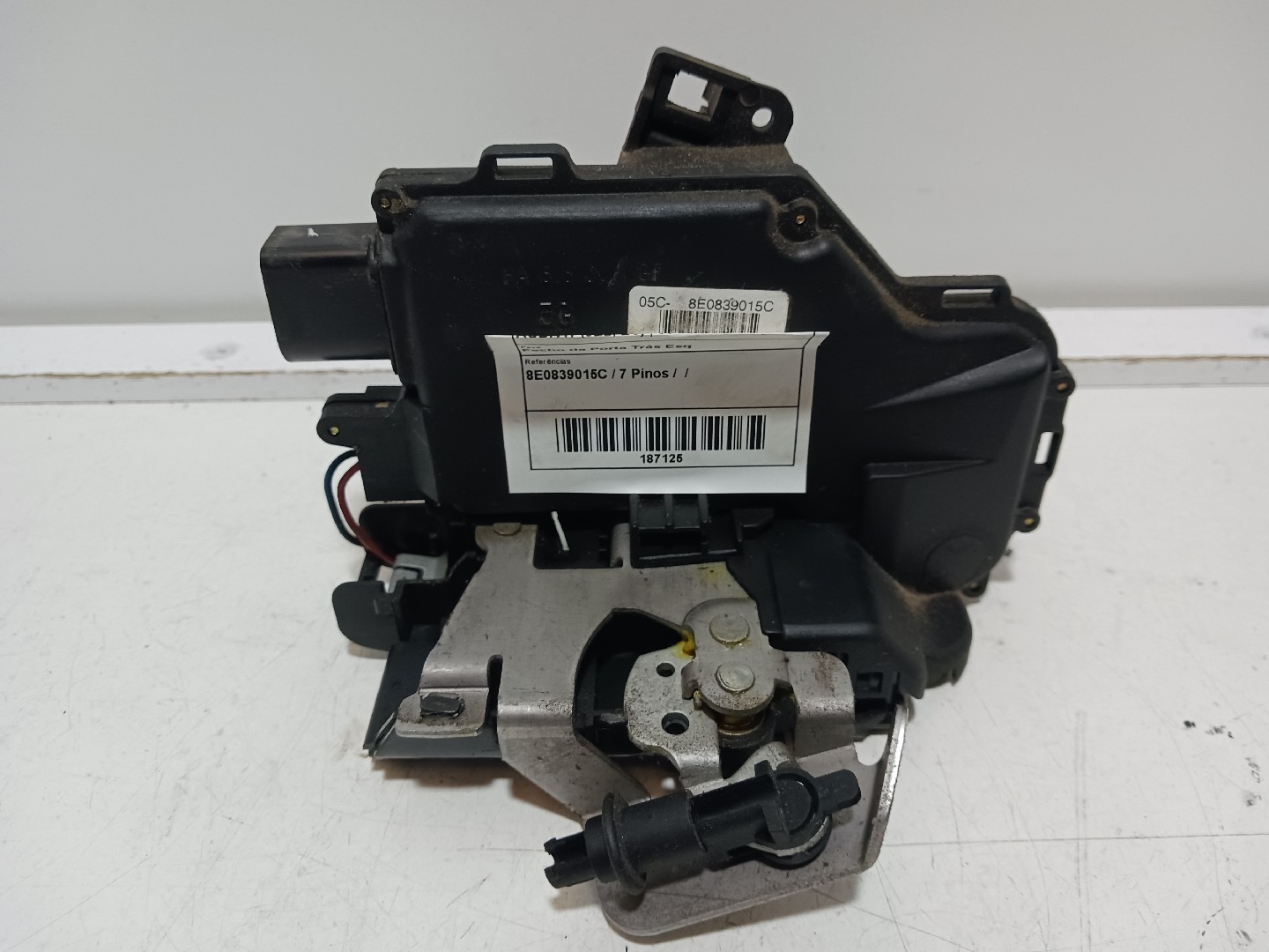 Fecho da Porta Trás Esq AUDI A4 (8E2, B6) | 00 - 05
