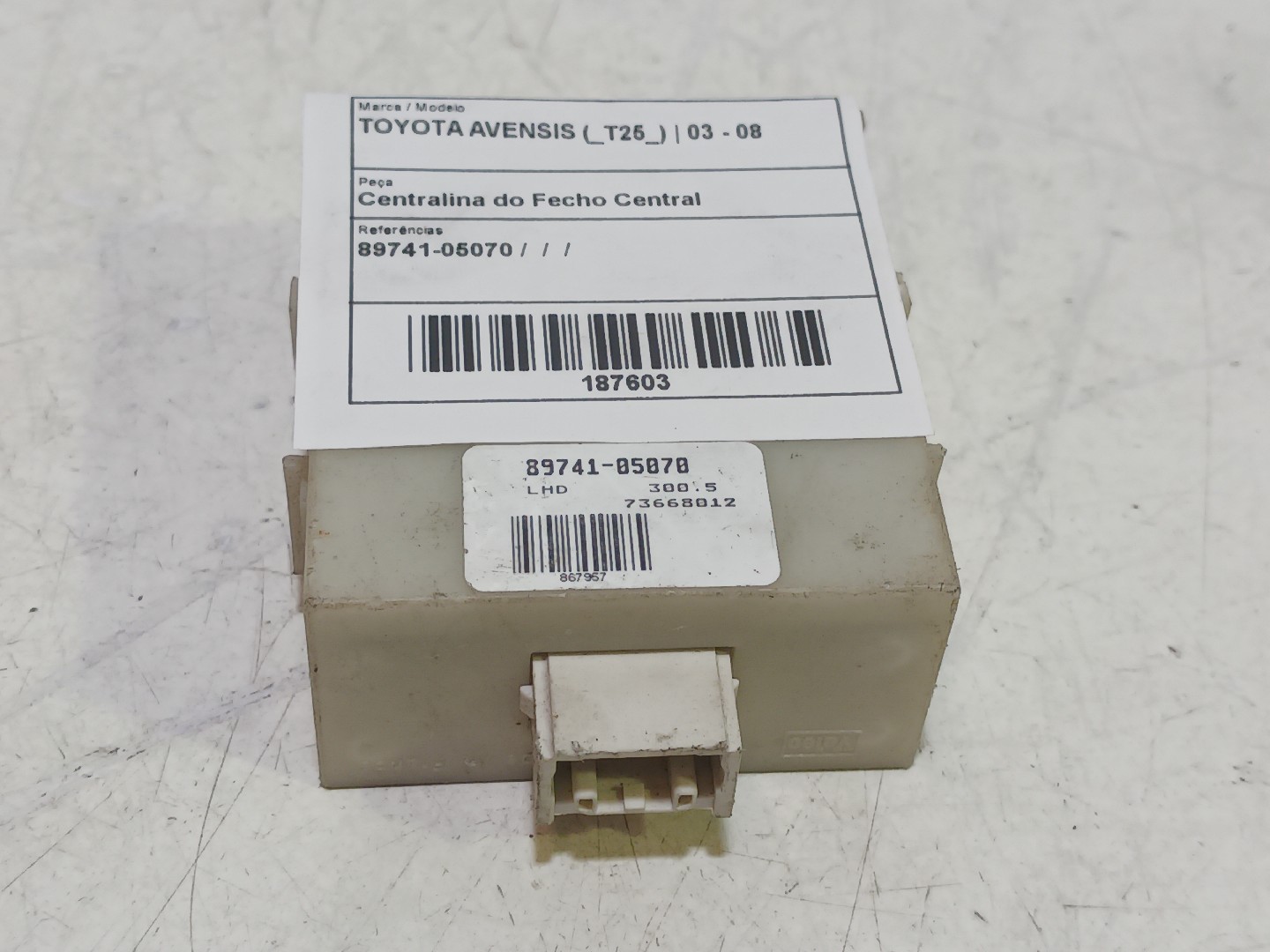 Centralina do Fecho Central TOYOTA AVENSIS (_T25_) | 03 - 08
