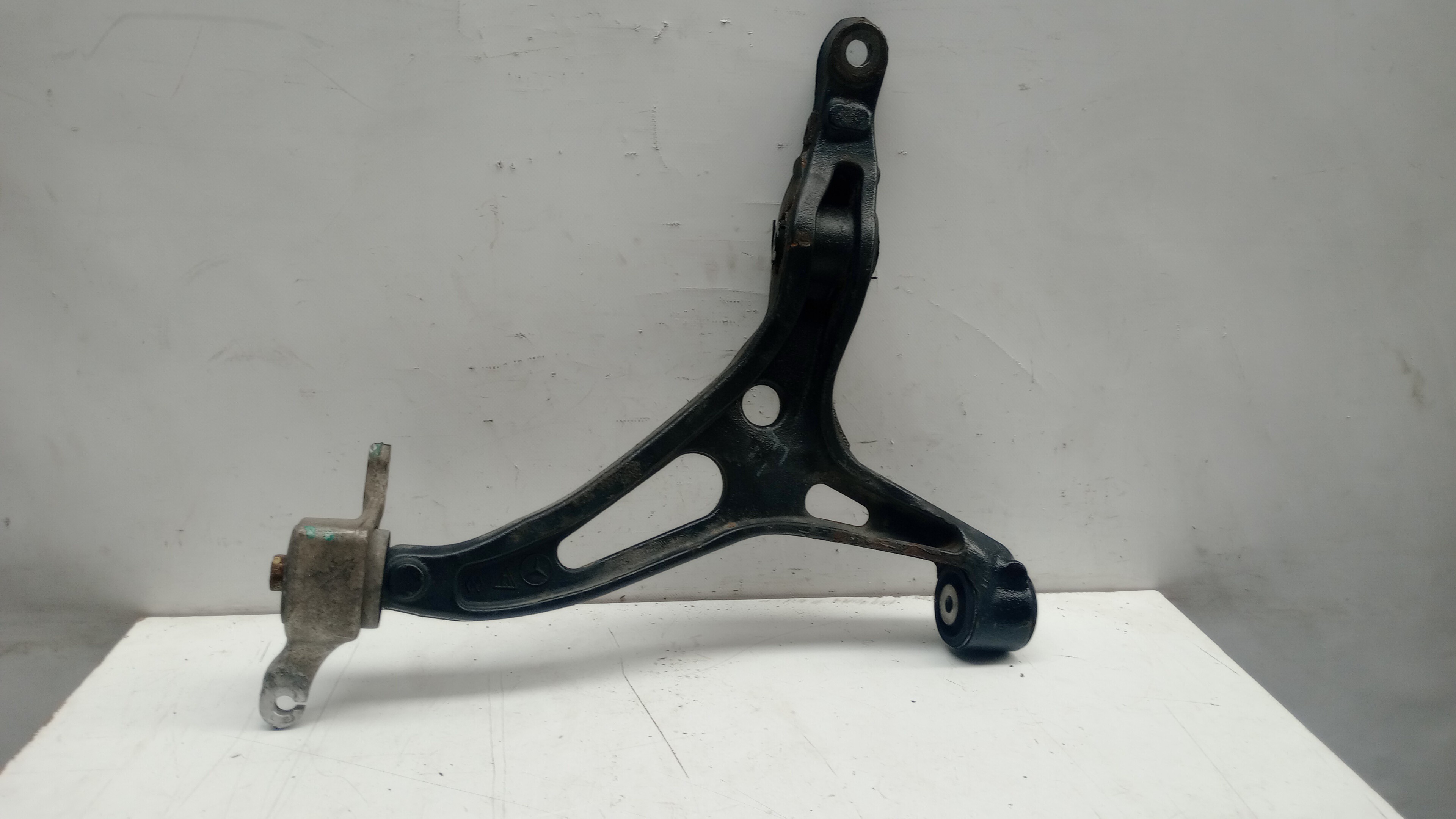 Braço suspensão Frt Esq MERCEDES-BENZ R-CLASS (W251, V251) | 05 - 17